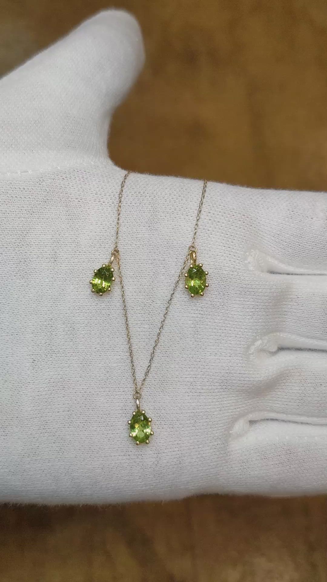 3.80 Ct. Green (Lime Green) Peridot Accent Stones Necklace, 14K Yellow Gold Size Video