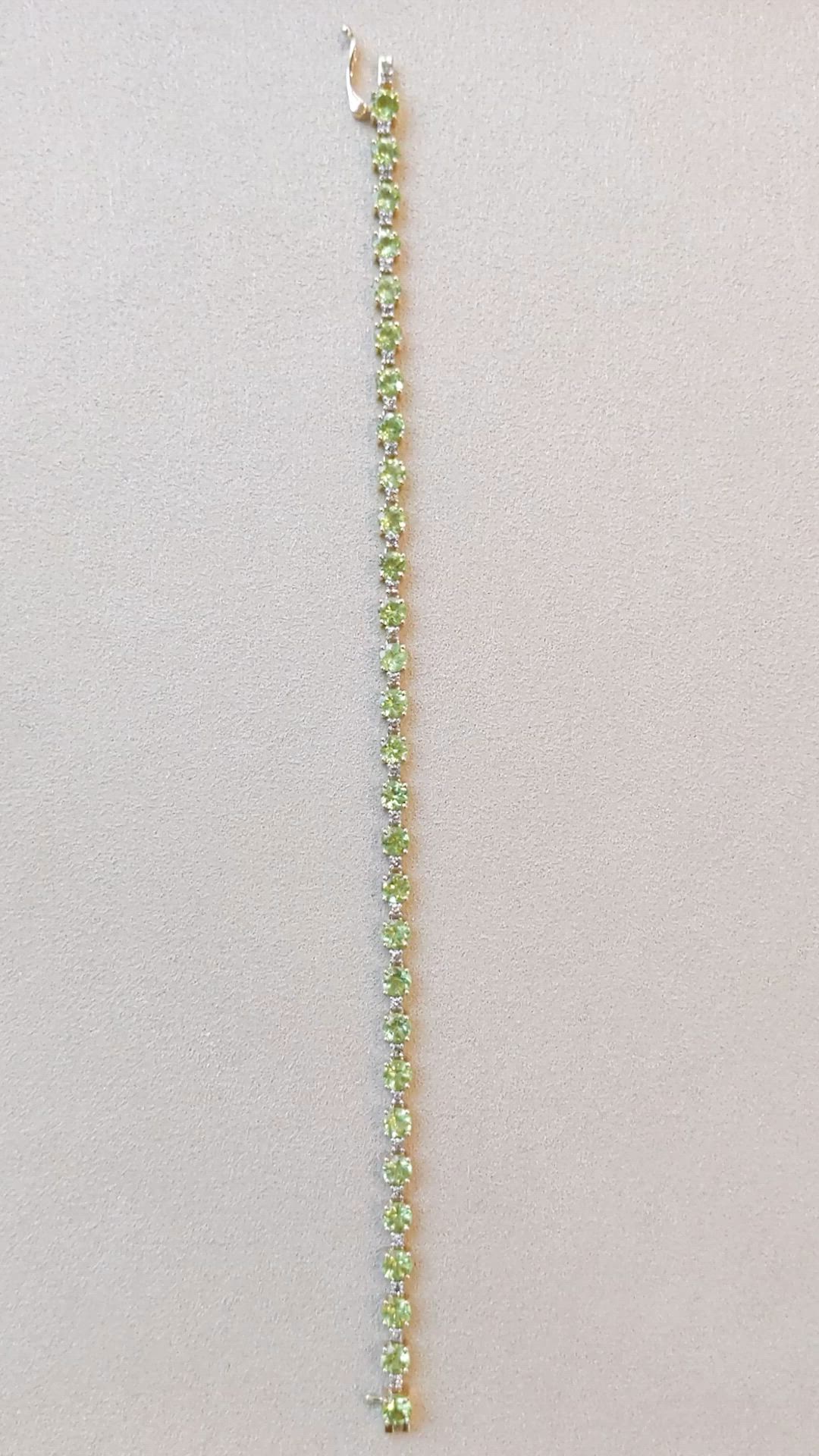 7.90 Ct.Tw.Total Carat Weight Green (Lime Green) Peridot and Natural Diamond Tennis/Line Bracelet, 14K Yellow Gold Size Video