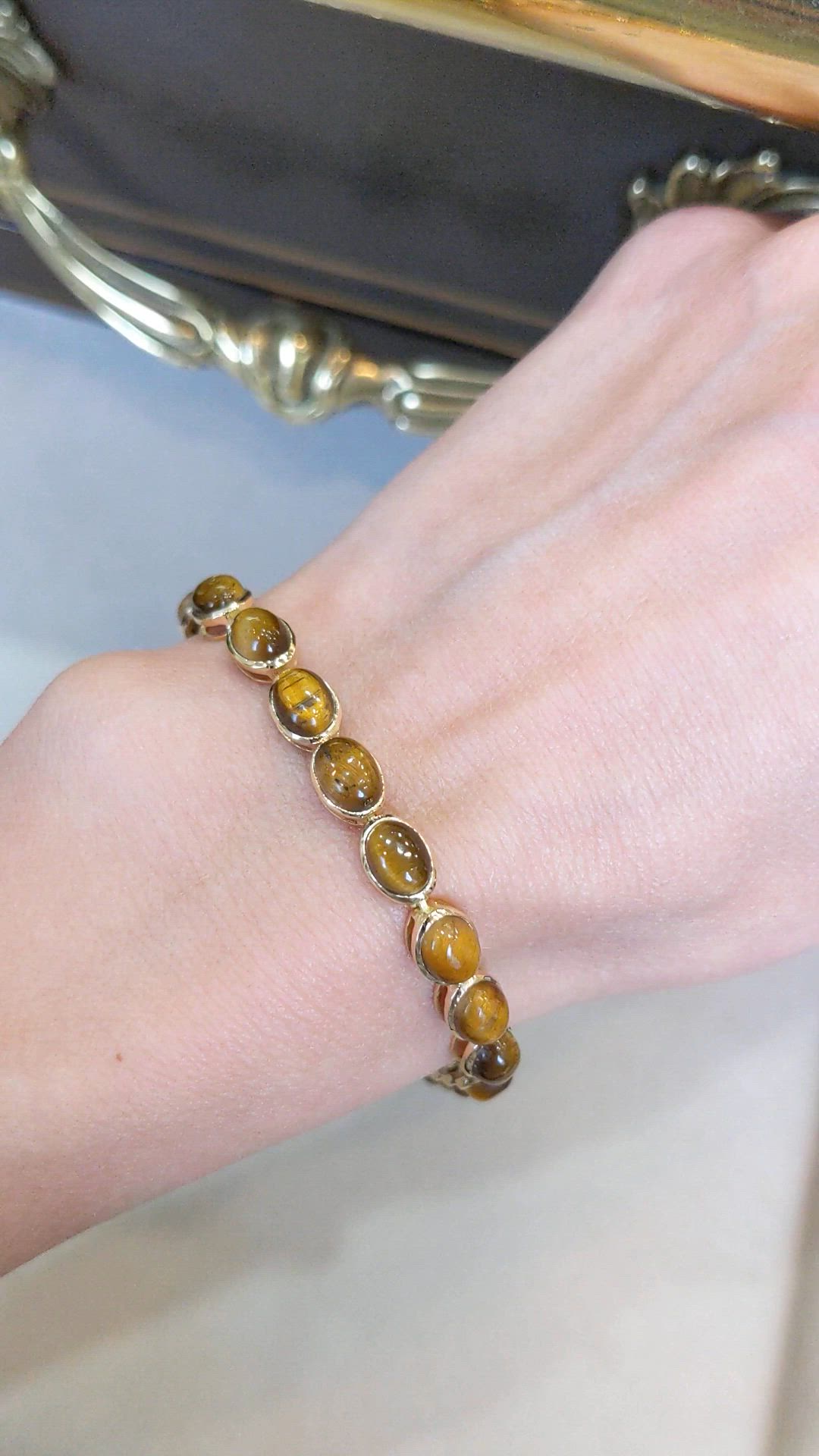 20.21&nbsp;Ct.Tw.Total Carat Weight Tiger's Eye Bezel Bracelet, 18K Yellow Gold Size Video