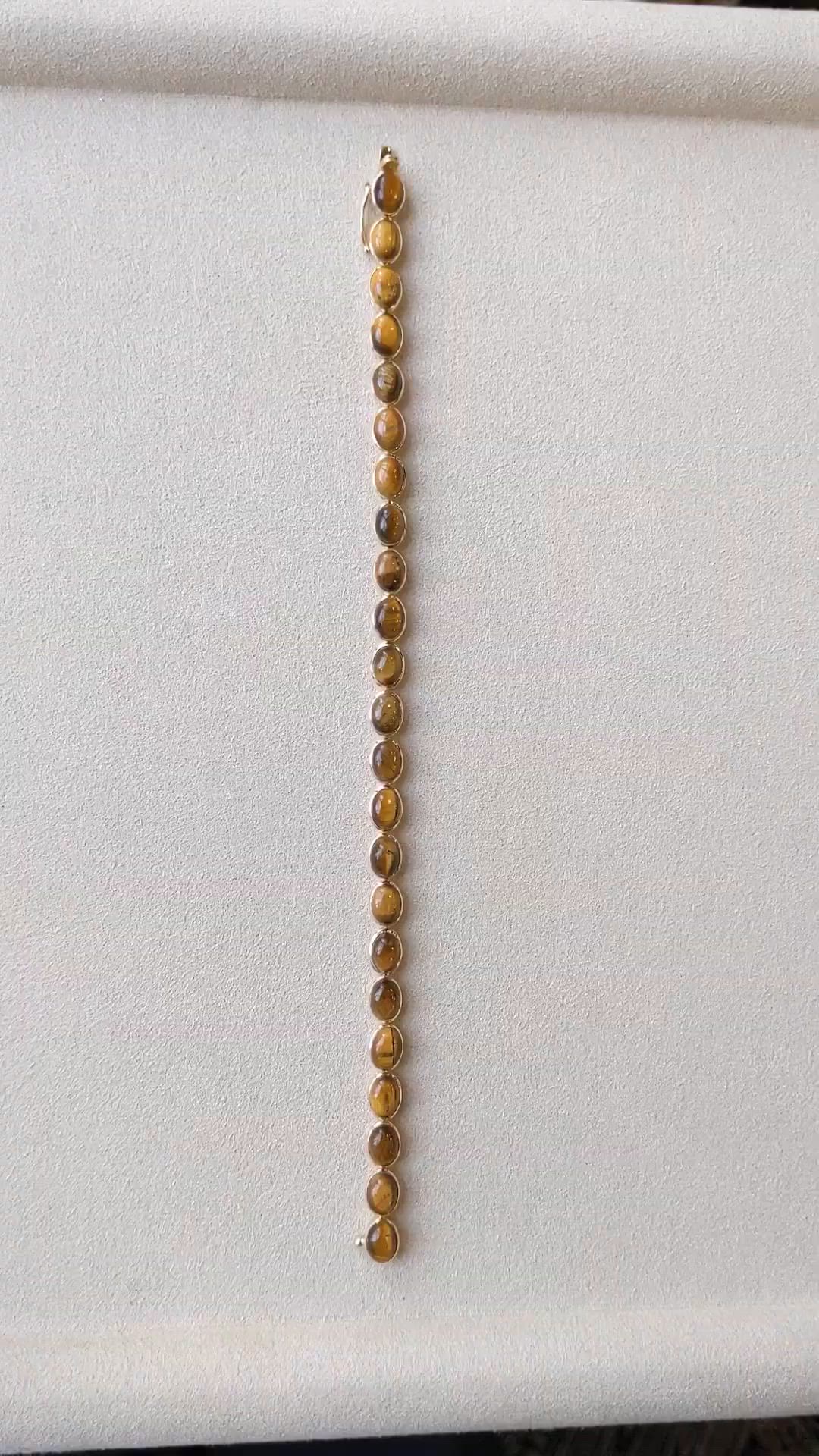 20.21&nbsp;Ct.Tw.Total Carat Weight Tiger's Eye Bezel Bracelet, 18K Yellow Gold Size Video