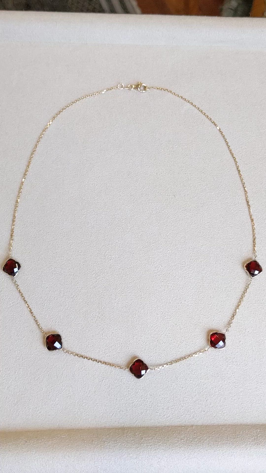 14.00 Ct. Red Garnet Bezel Necklace, 14K Yellow Gold Size Video