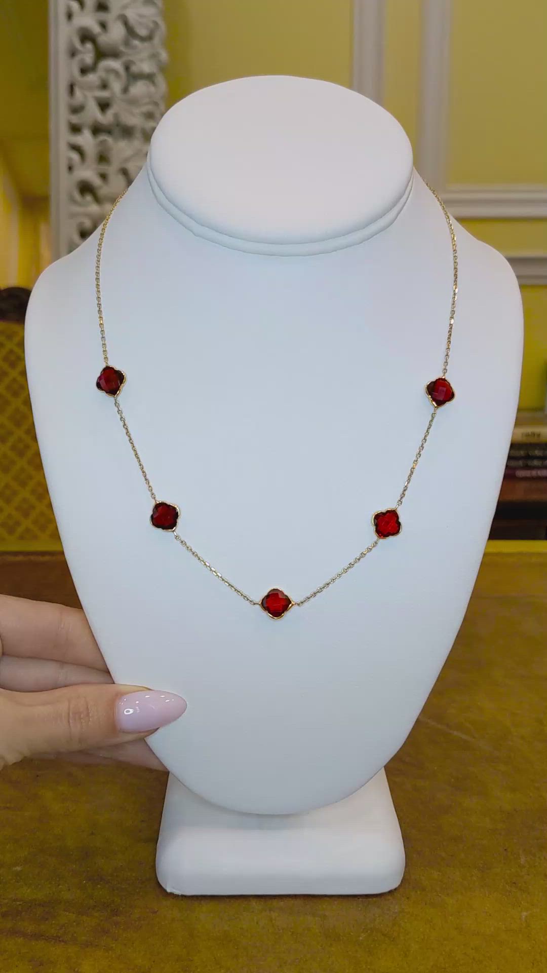 14.00 Ct. Red Garnet Bezel Necklace, 14K Yellow Gold Size Video