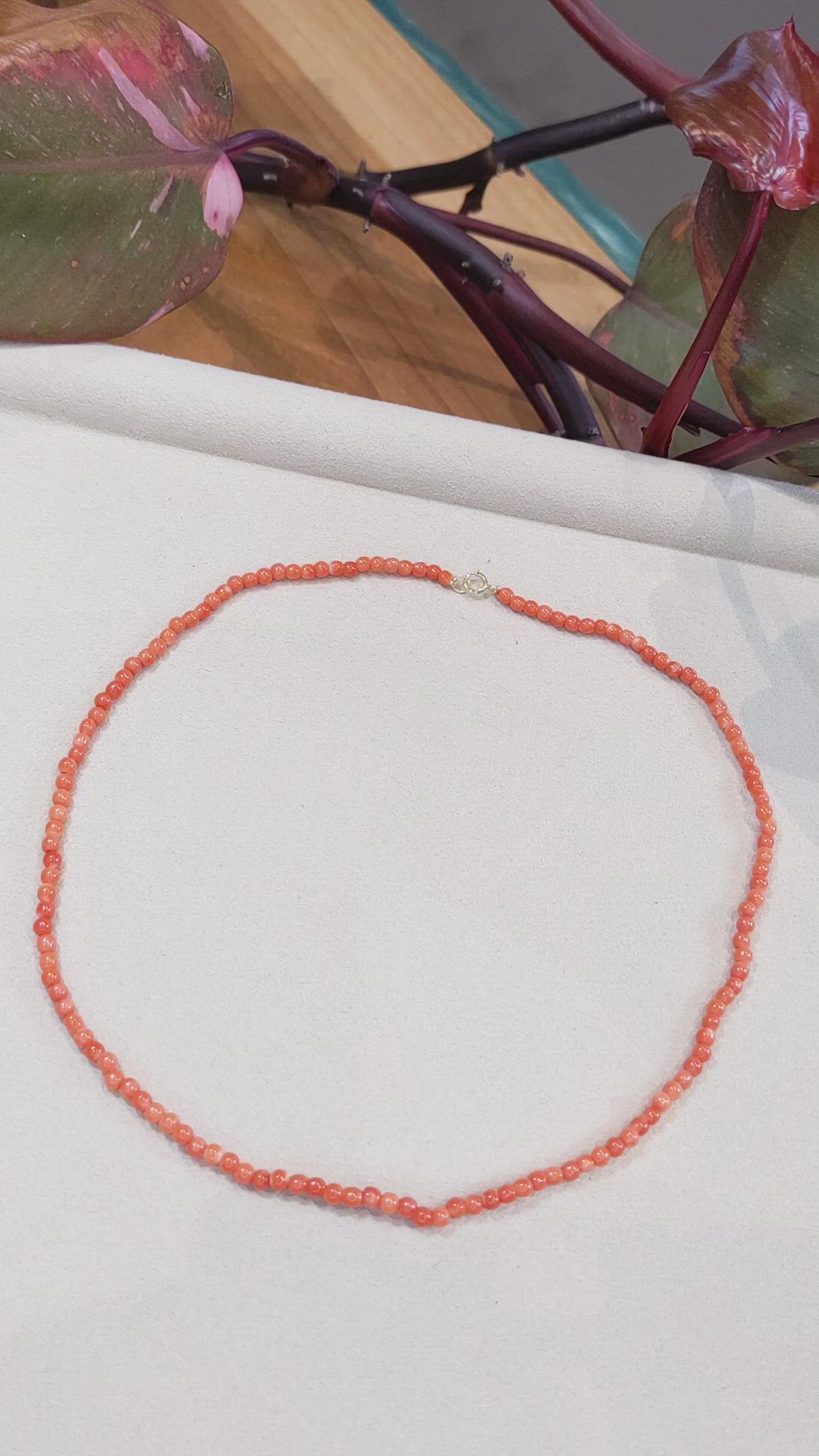 31.61 Ct. Salmon (Orange) Coral Multi Stone Necklace, 18K Yellow Gold Size Video