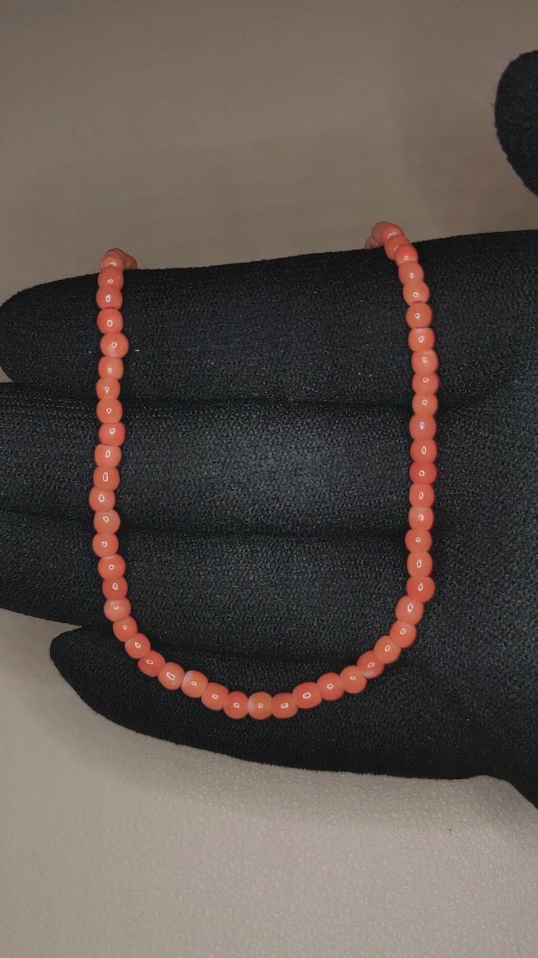 26.14 Ct. Salmon (Orange) Coral Antique Style Necklace, 18K Yellow Gold Size Video
