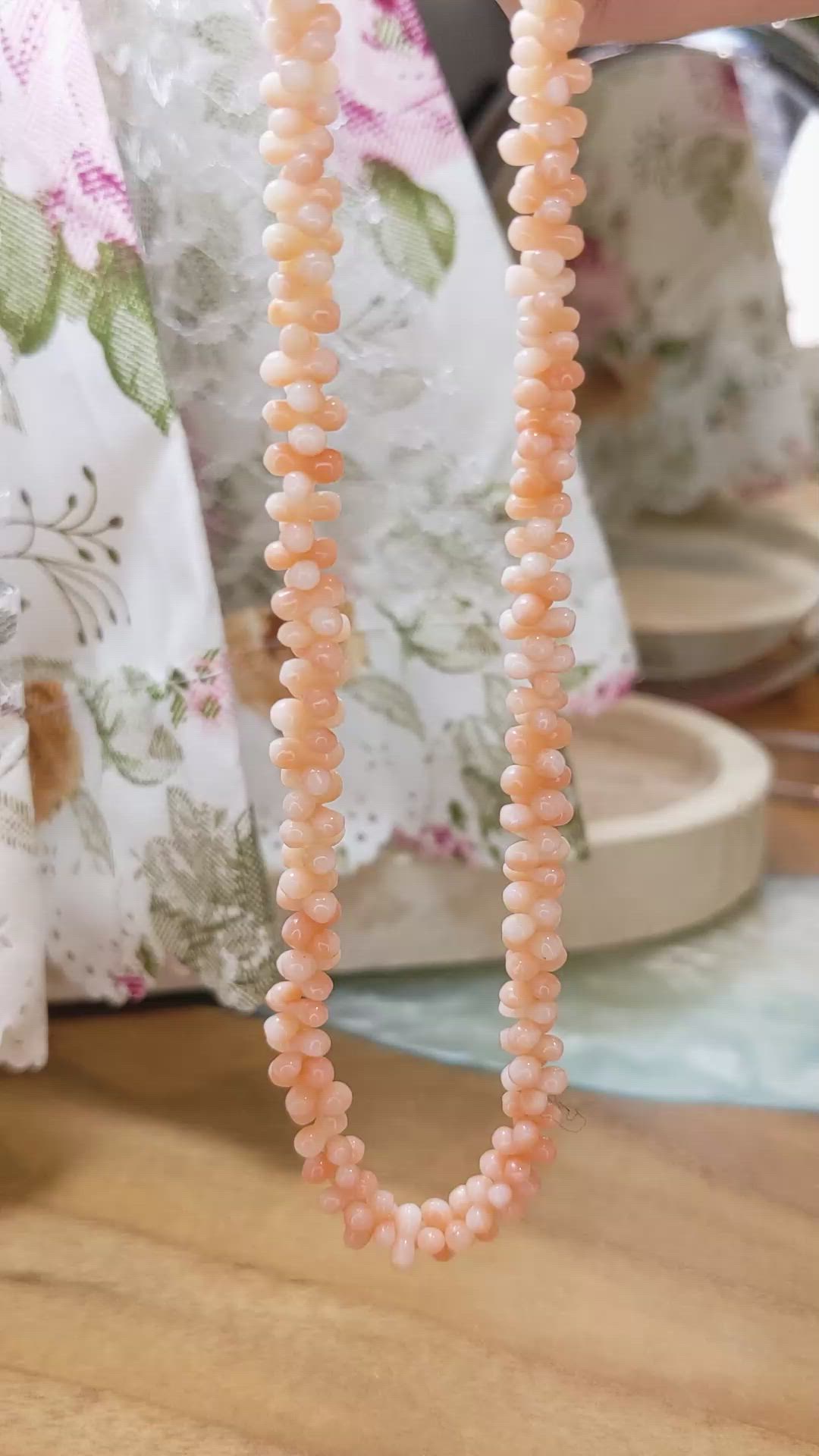 76.70 Ct. Salmon and White Coral Multi Stone Necklace, 18K Yellow Gold Size Video