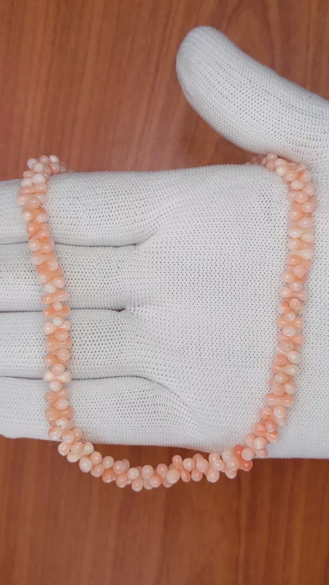 81.80 Ct. Salmon and White Coral Multi Stone Necklace, 18K Yellow Gold Size Video