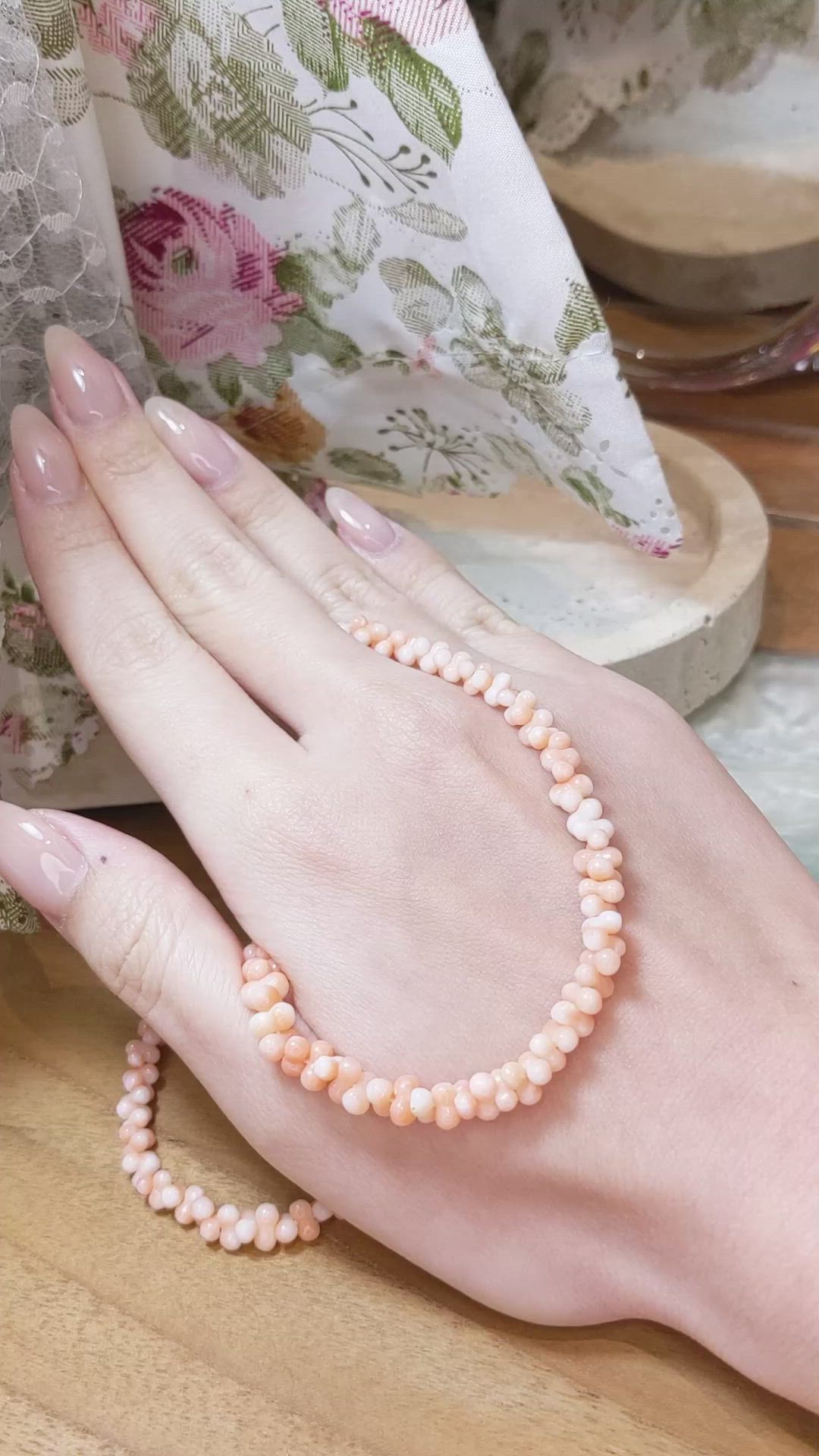 73.45 Ct. Salmon and White Coral Multi Stone Necklace, 18K Yellow Gold Size Video