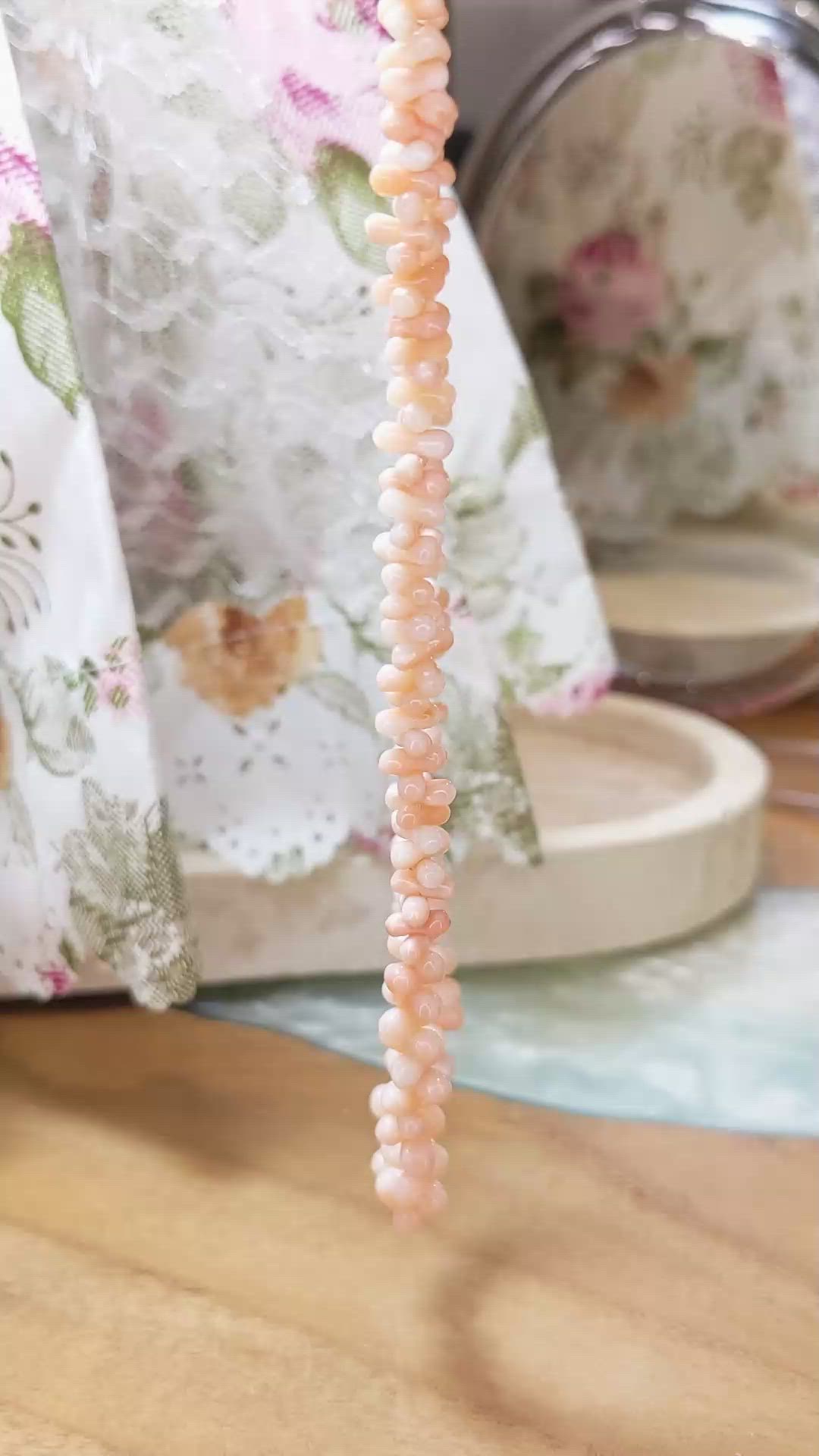 81.80 Ct. Salmon and White Coral Multi Stone Necklace, 18K Yellow Gold Size Video