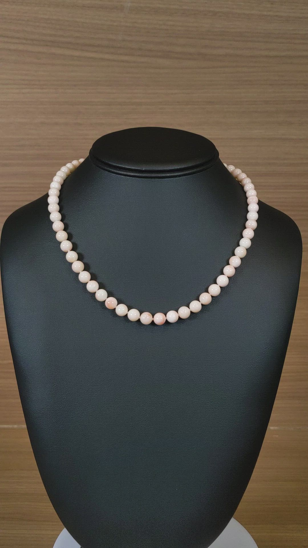 151.66 Ct. Salmon and White Coral Multi Stone Necklace, 18K Yellow Gold Size Video