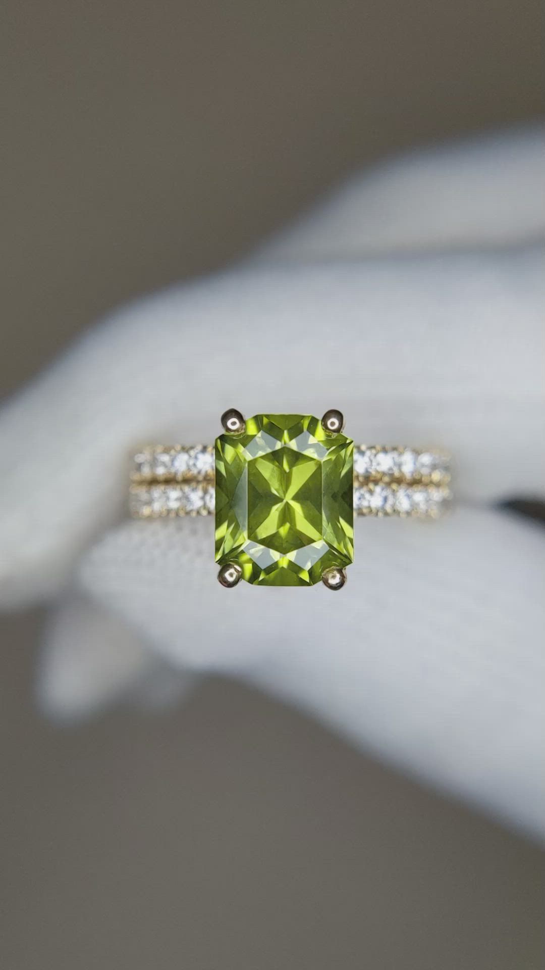 2.07 Ct. Green (Lime Green) Peridot and Natural Diamond Pave Ring, 18K Yellow Gold Size Video
