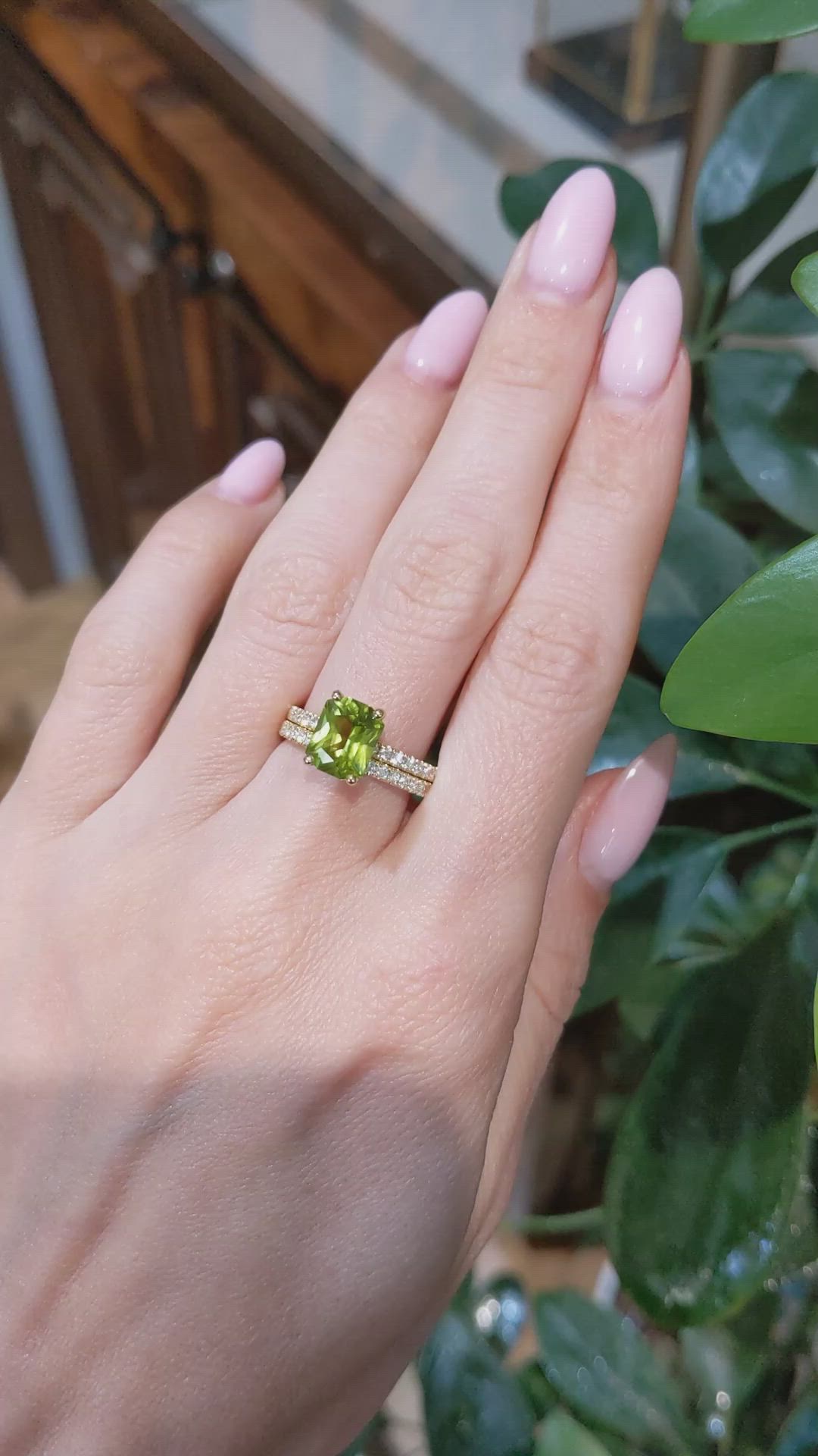 2.07 Ct. Green (Lime Green) Peridot and Natural Diamond Pave Ring, 18K Yellow Gold Size Video