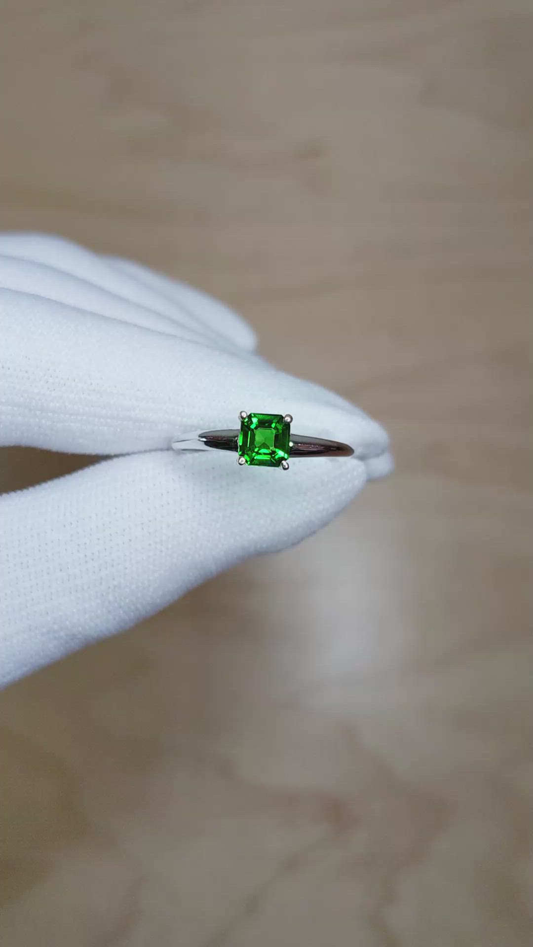 0.70 Ct. Tsavorite Garnet Solitaire Ring, 14K Yellow & White Size Video