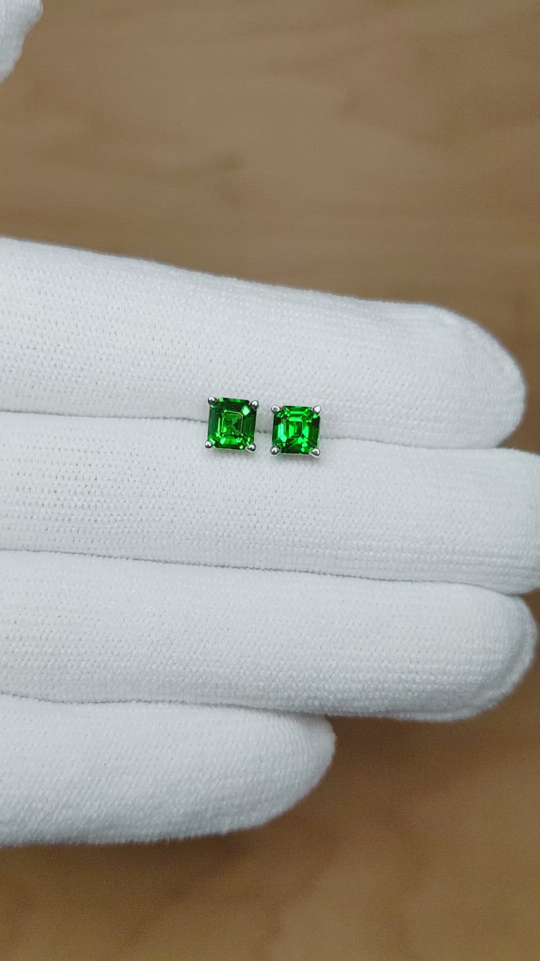 1.30&nbsp;Ct.Tw.Total Carat Weight Tsavorite Garnet Studs Earrings, 14K White Gold Size Video