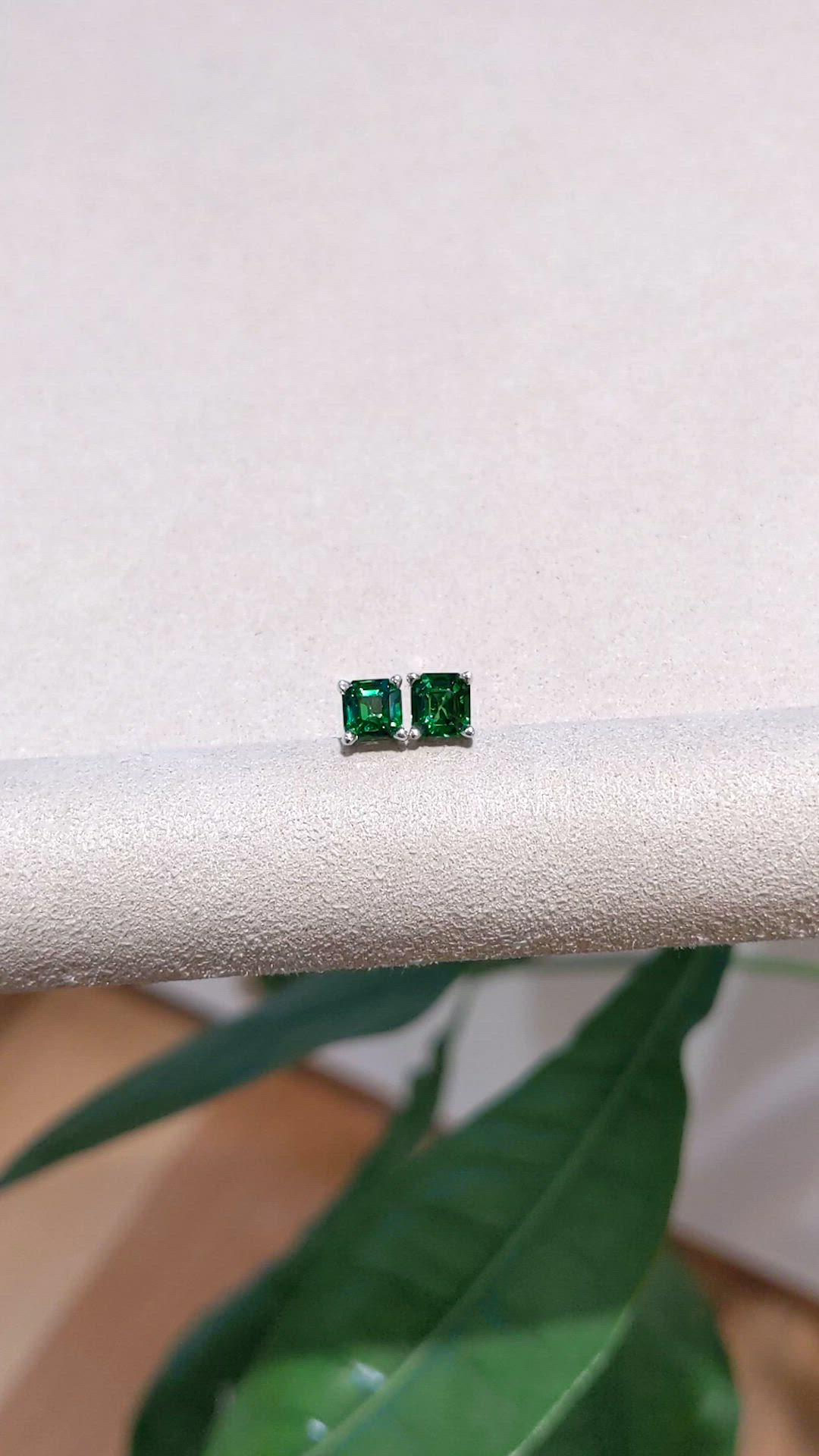 1.30&nbsp;Ct.Tw.Total Carat Weight Tsavorite Garnet Studs Earrings, 14K White Gold Size Video