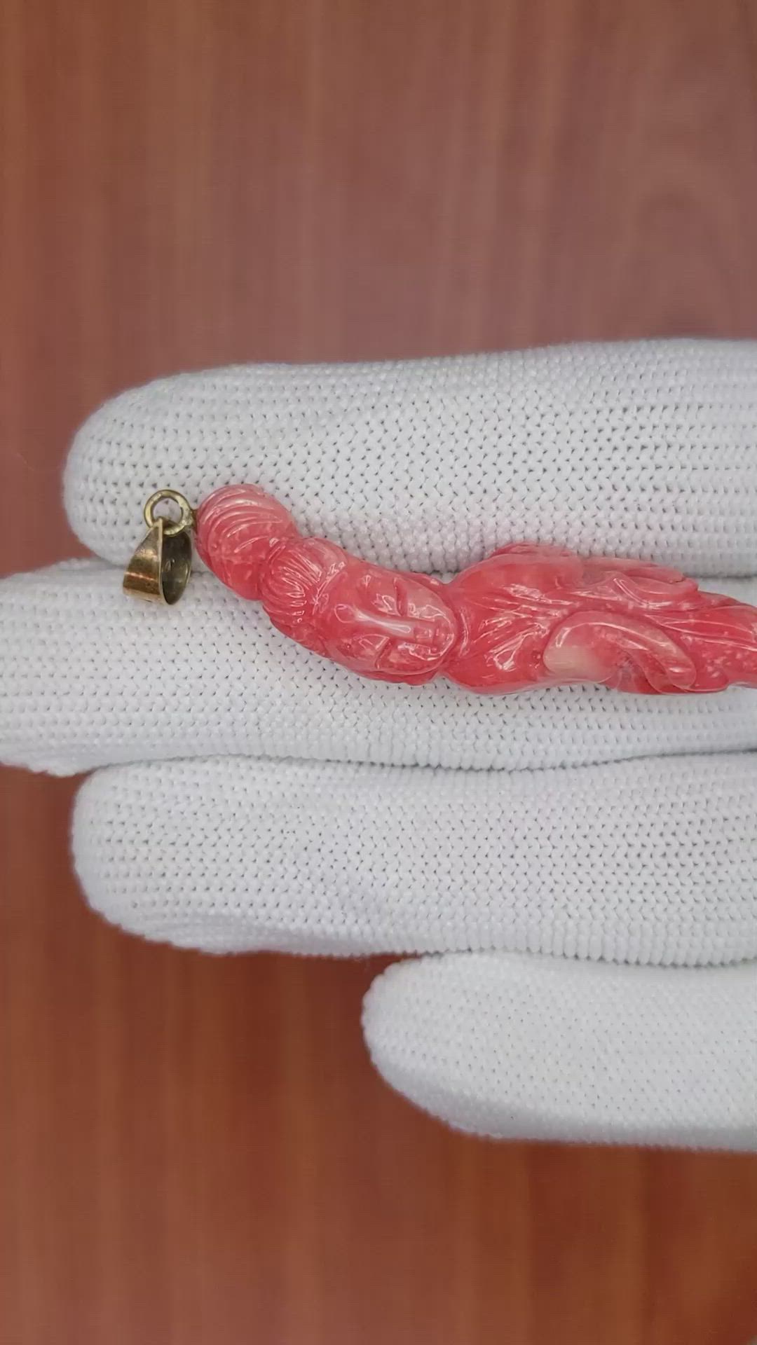 27.68 Ct. Salmon (Orange) Coral Antique Style Pendant, 14K Yellow Gold Size Video