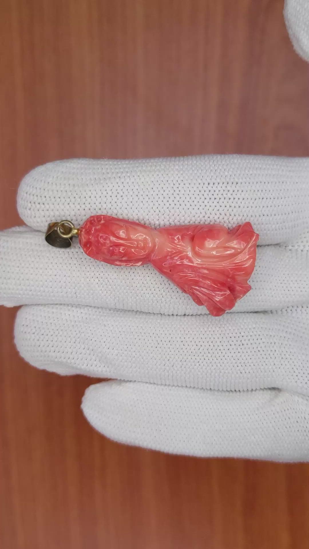 31.20 Ct. Salmon (Orangish Red) Coral Antique Style Pendant, 14K Yellow Gold Size Video