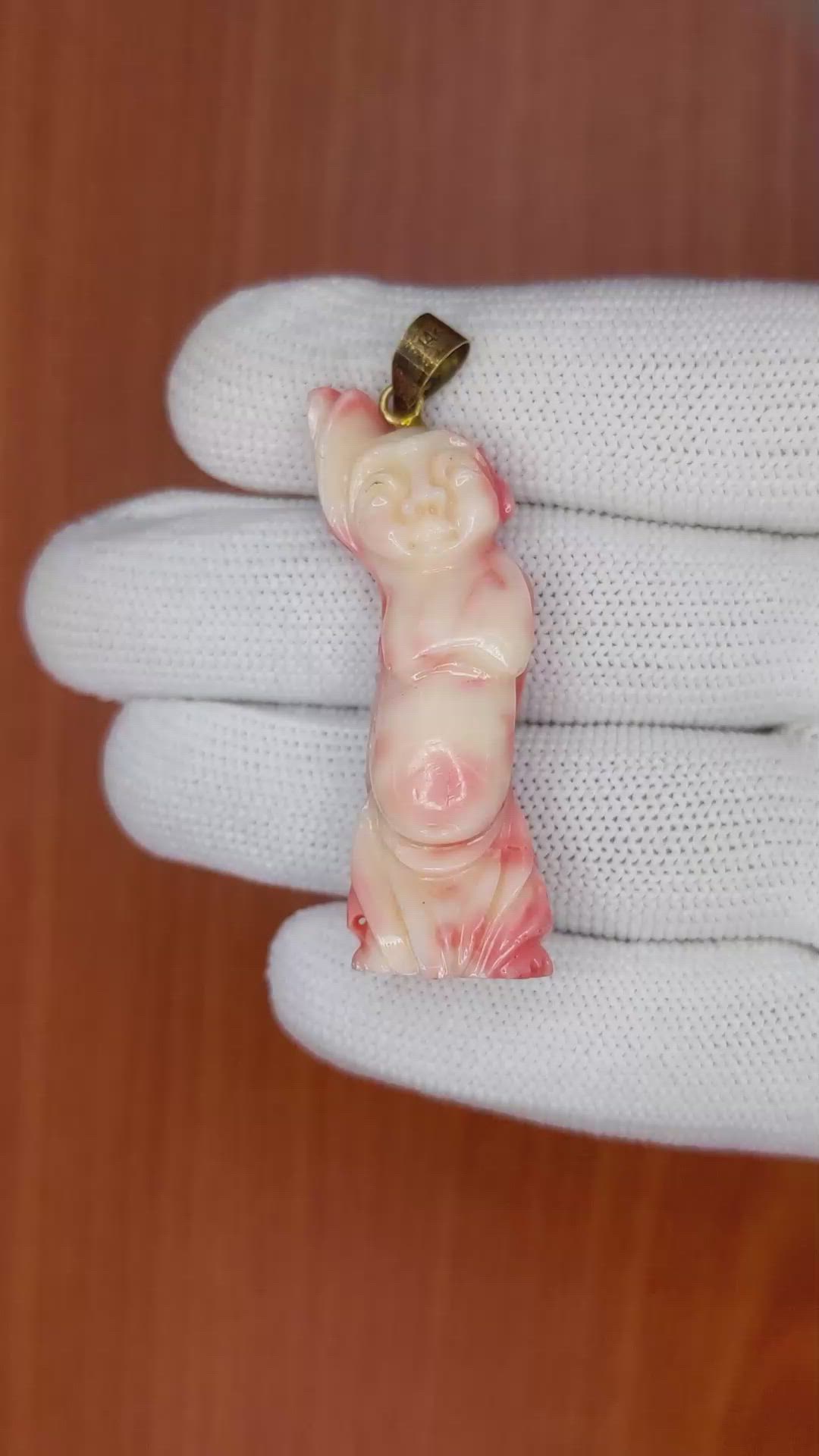 50.25 Ct. Salmon and White Coral Antique Style Pendant, 14K Yellow Gold Size Video