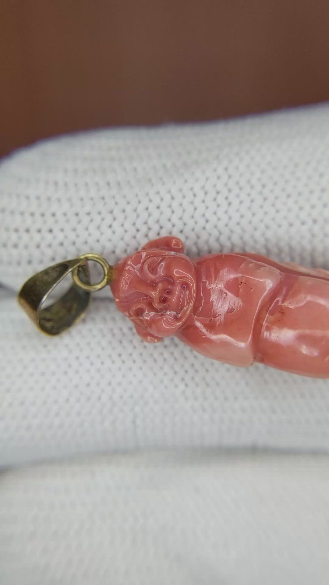 19.62 Ct. Salmon (Orangish Red) Coral Antique Style Pendant, 14K Yellow Gold Size Video