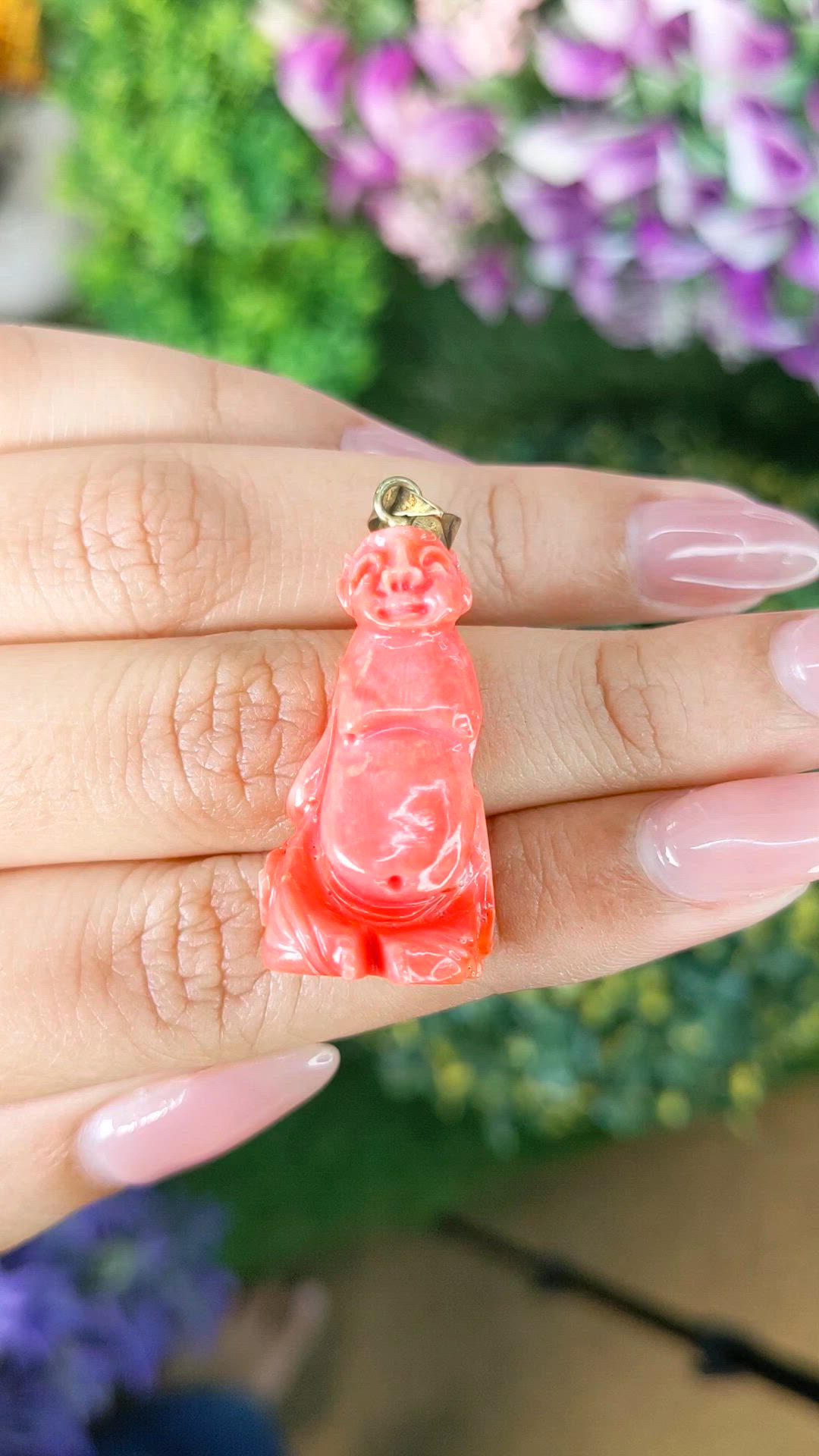31.35 Ct. Salmon (Orangish Red) Coral Antique Style Pendant, 14K Yellow Gold Size Video