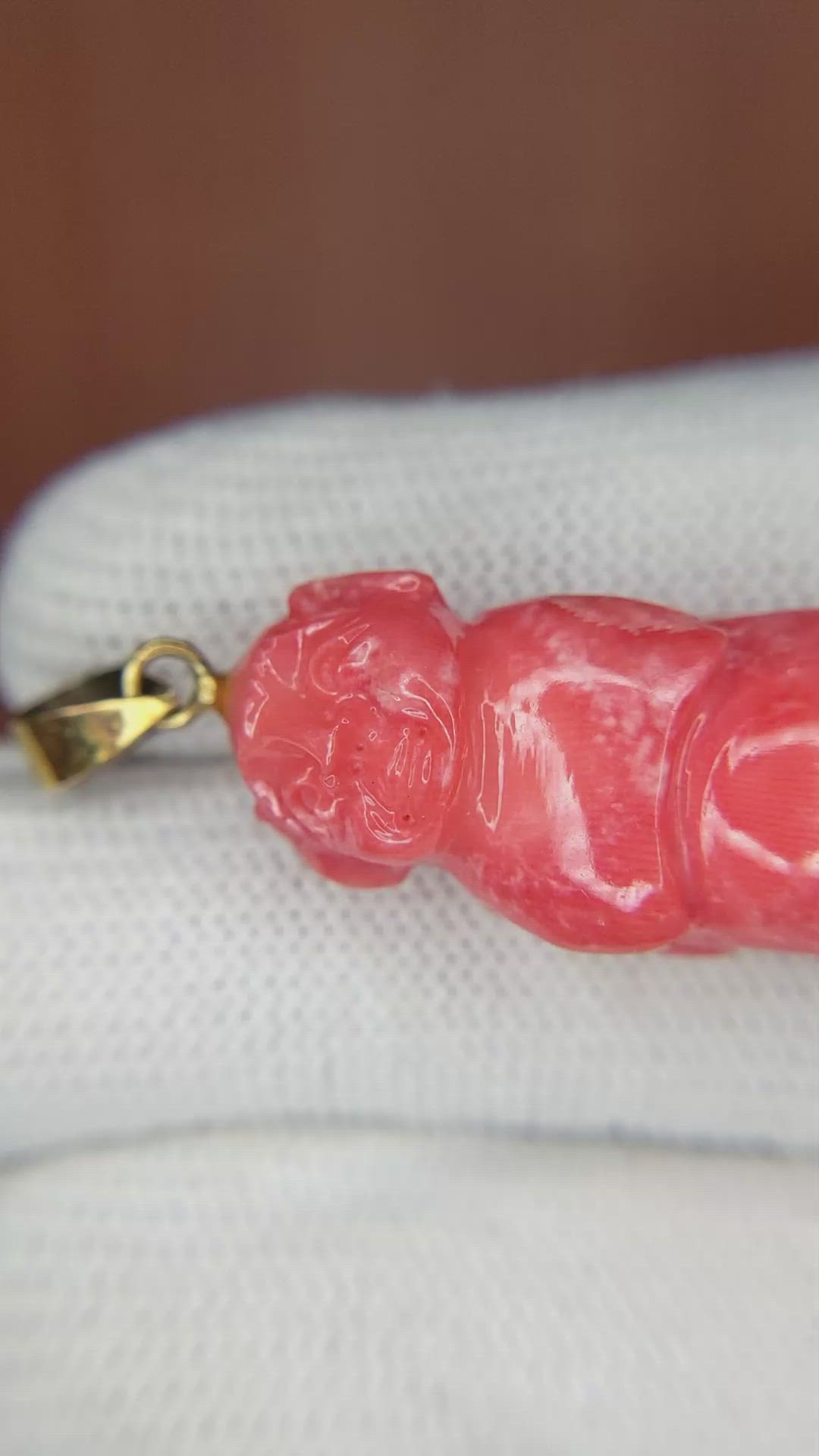 42.32 Ct. Salmon (Orangish Red) Coral Antique Style Pendant, 14K Yellow Gold Size Video