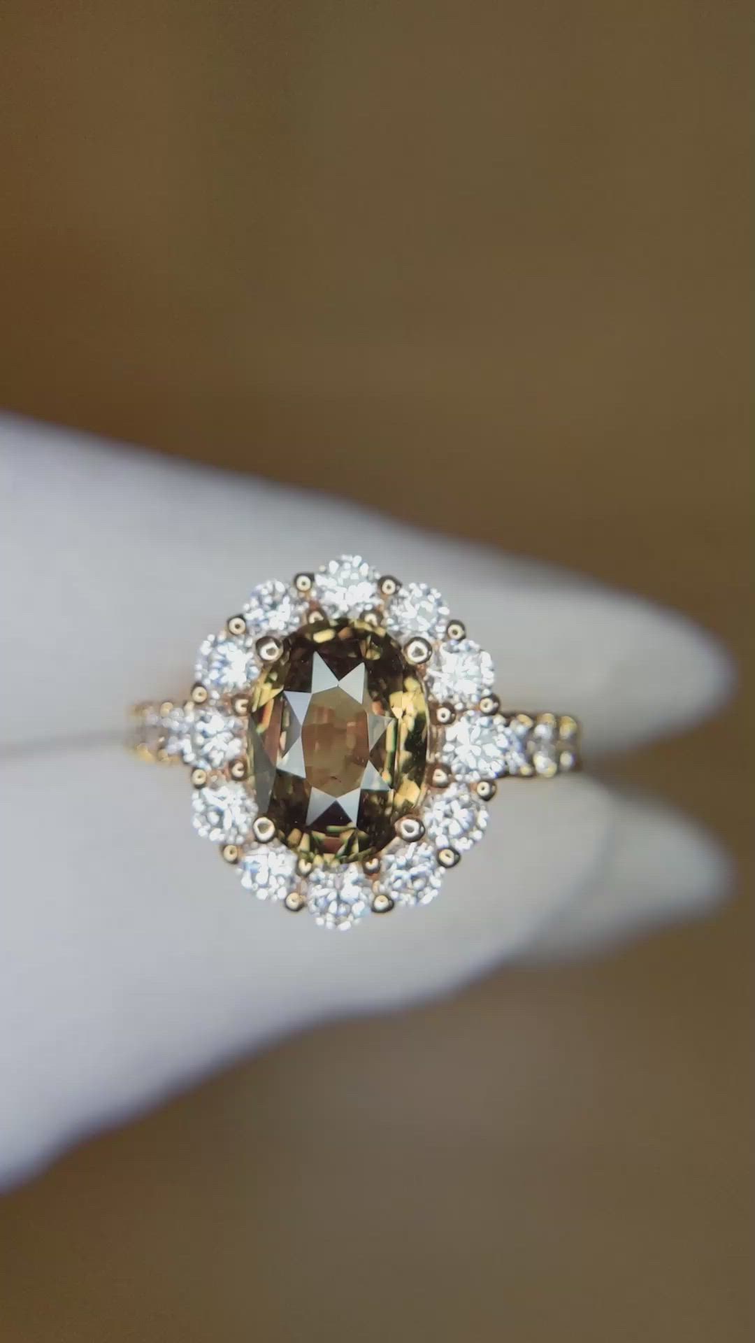 3.19 Ct. Alexandrite and Natural Diamond Antique Style Ring, 18K Yellow Gold Size Video