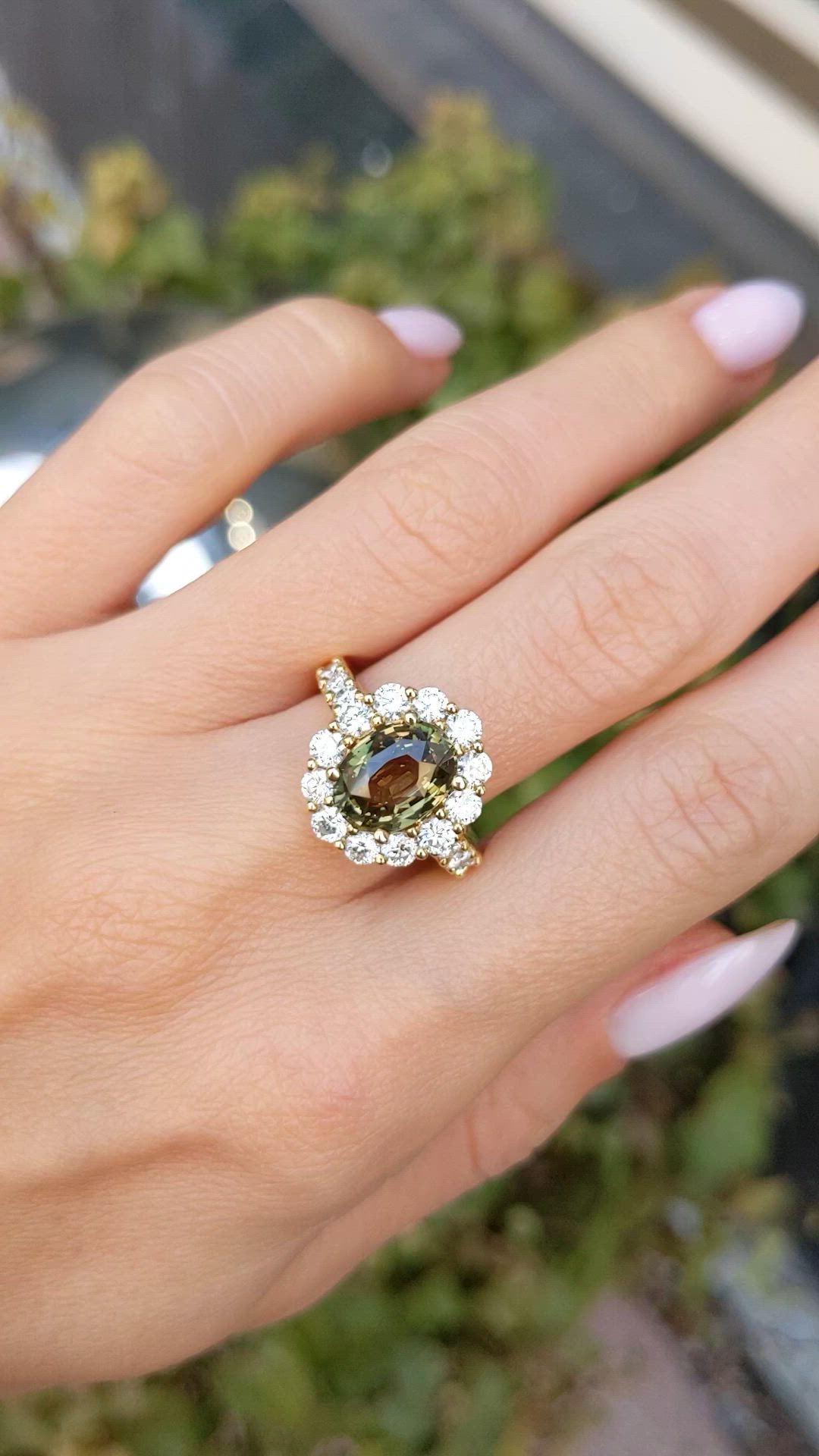 3.19 Ct. Alexandrite and Natural Diamond Antique Style Ring, 18K Yellow Gold Size Video