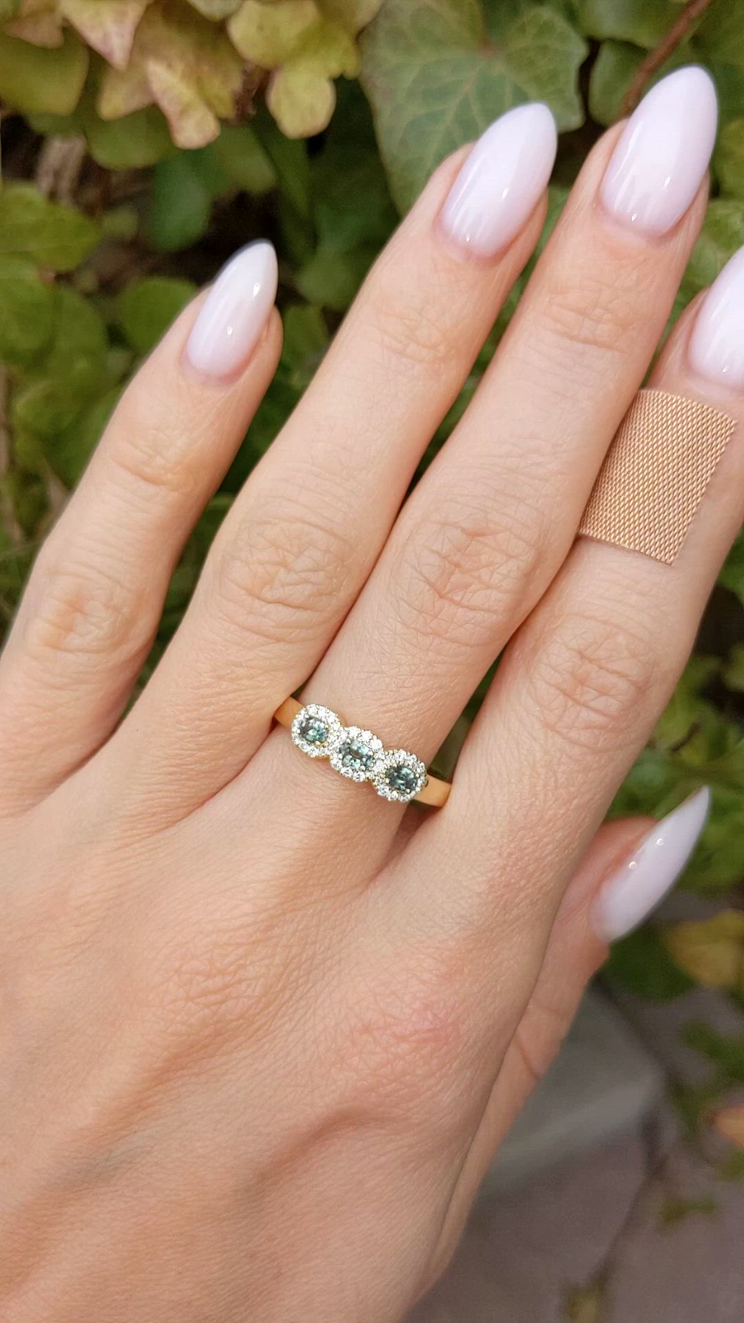 0.33 Ct. Alexandrite and Natural Diamond Pave Ring, 14K Yellow Gold Size Video