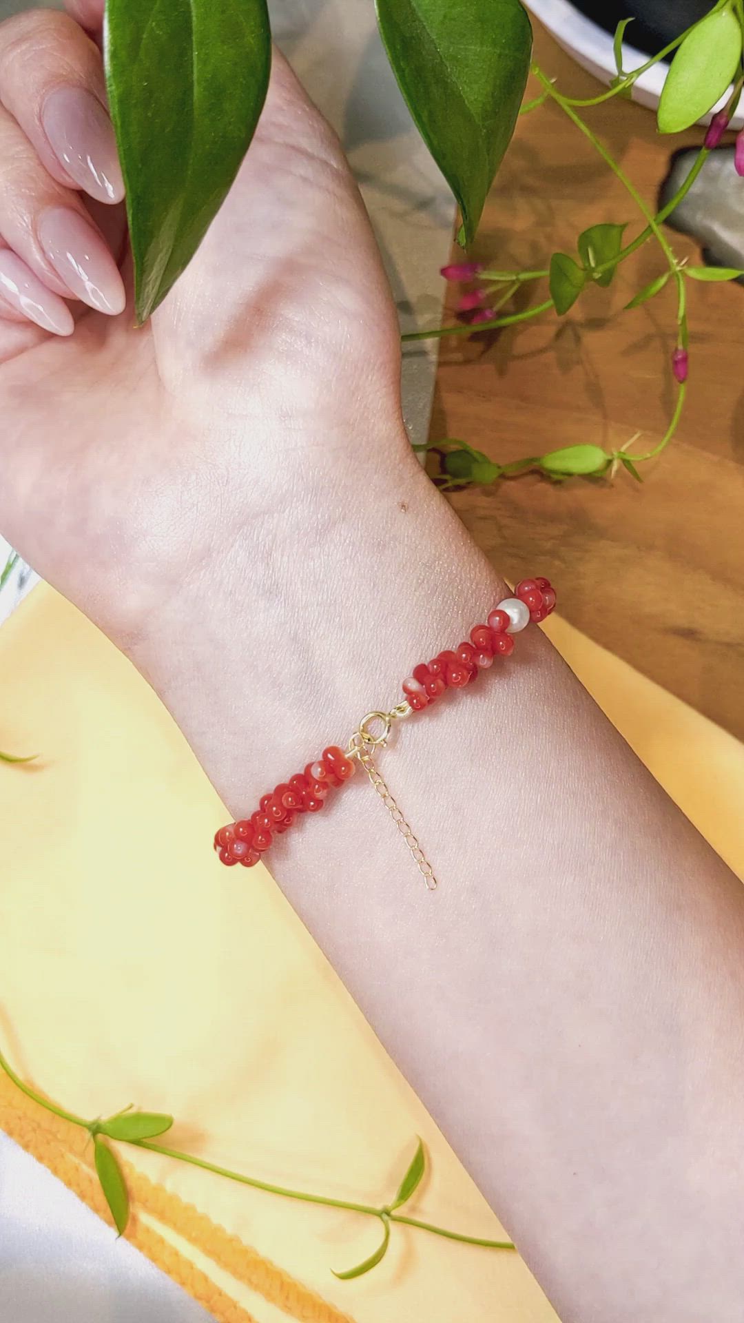 33.05 Ct.Tw.Total Carat Weight Red Coral and White Freshwater Pearl Tennis/Line Bracelet, 18K Yellow Gold Size Video