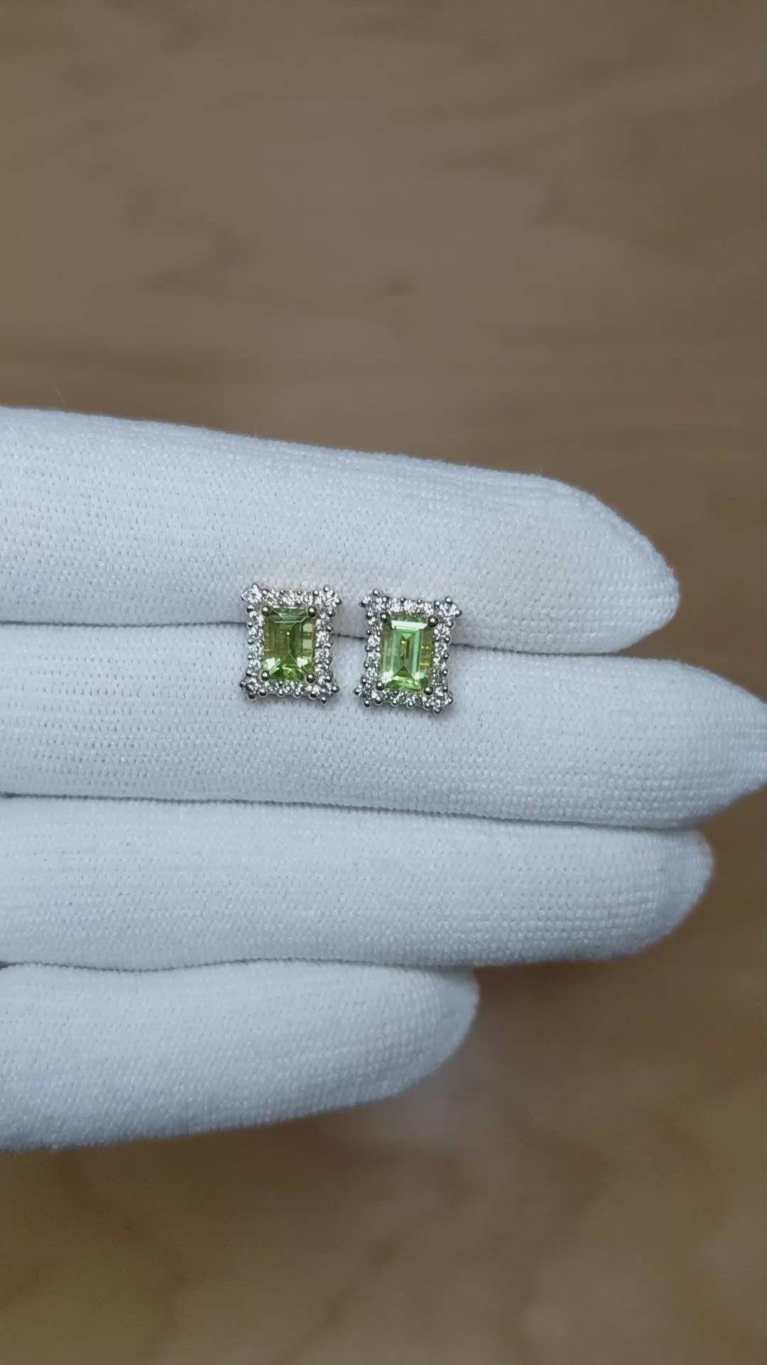 1.24&nbsp;Ct.Tw.Total Carat Weight Yellowish Green Peridot and Natural Diamond Studs Earrings, 14K Yellow Gold Size Video