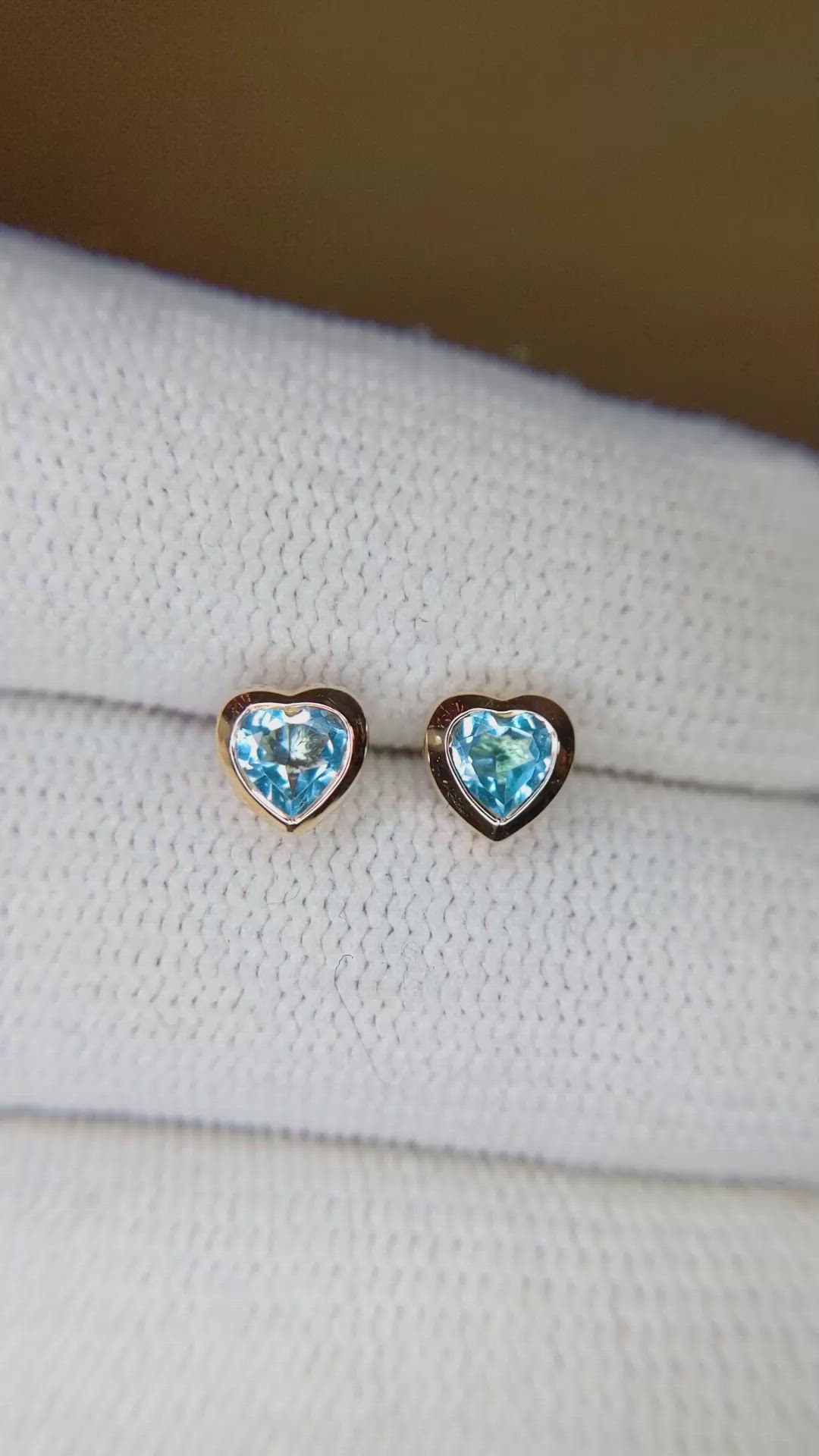 0.53 Ct.Tw.Total Carat Weight Blue Aquamarine Studs Earrings, 14K Yellow Gold Size Video