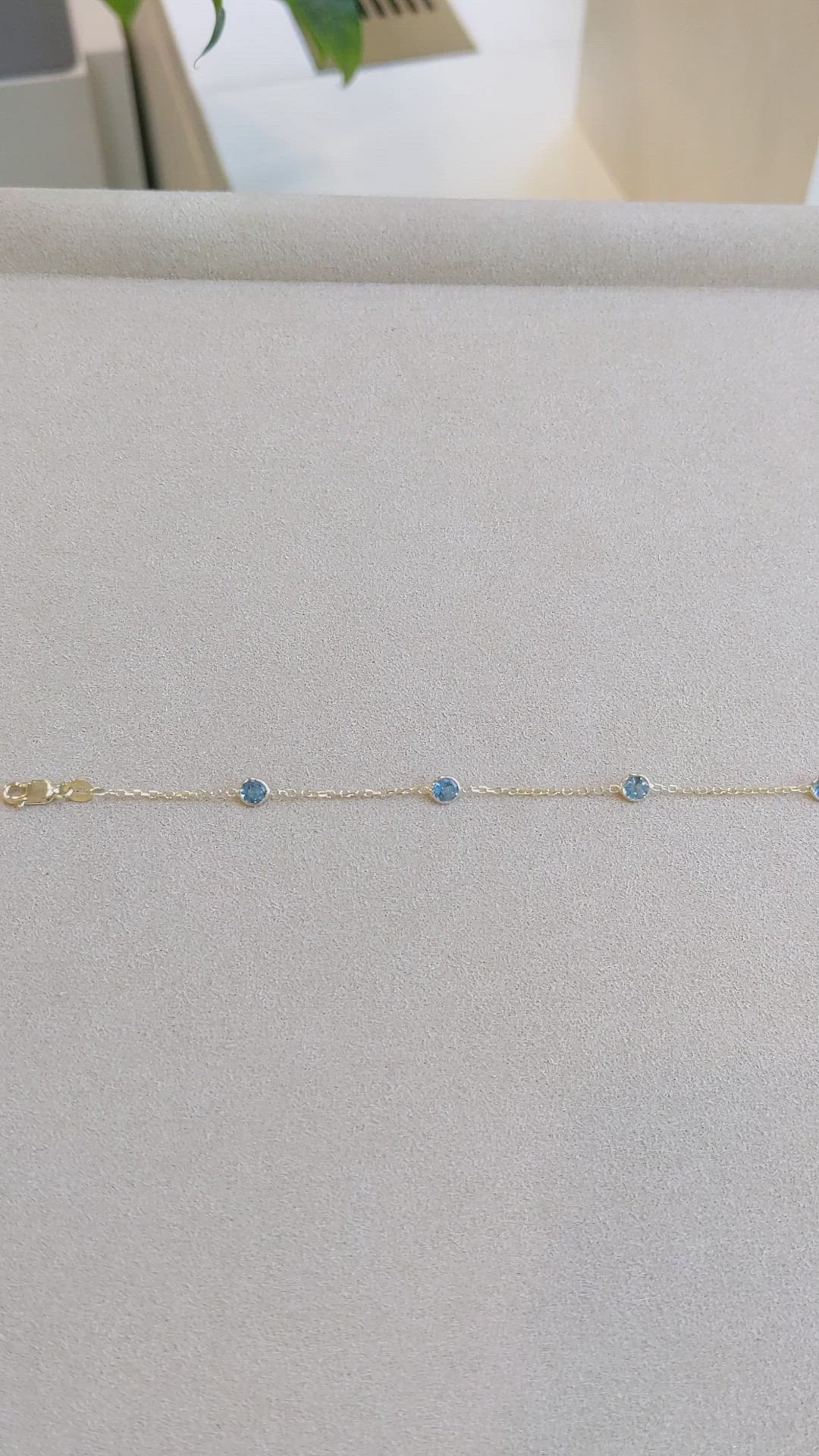 1.50&nbsp;Ct.Tw.Total Carat Weight Blue Topaz Tennis/Line Bracelet, 14K Yellow Gold Size Video