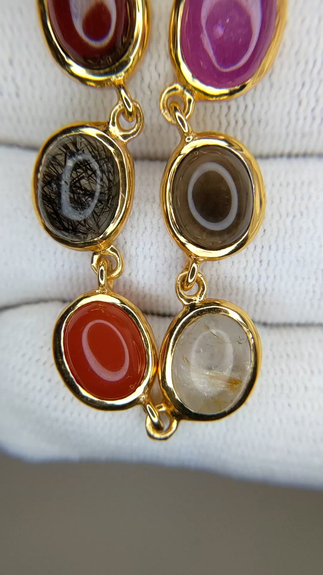 59.10 Ct.Tw.Total Carat Weight Rutilated Quartz, Quartz, Ruby, Garnet, Aquamarine, Amethyst, Agate and Carnelian Multi Stone Necklace, 22K Gold Plated Silver Size Video