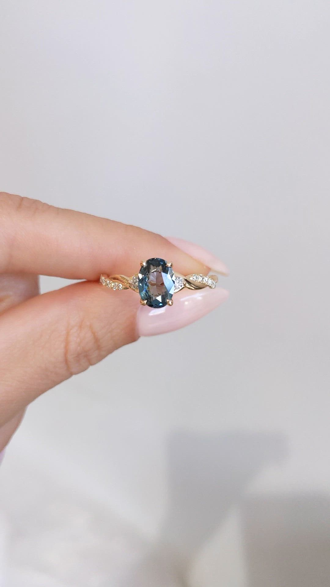 1.33 Ct. Blue Spinel and Natural Diamond Pave Ring, 18K Yellow Gold Size Video