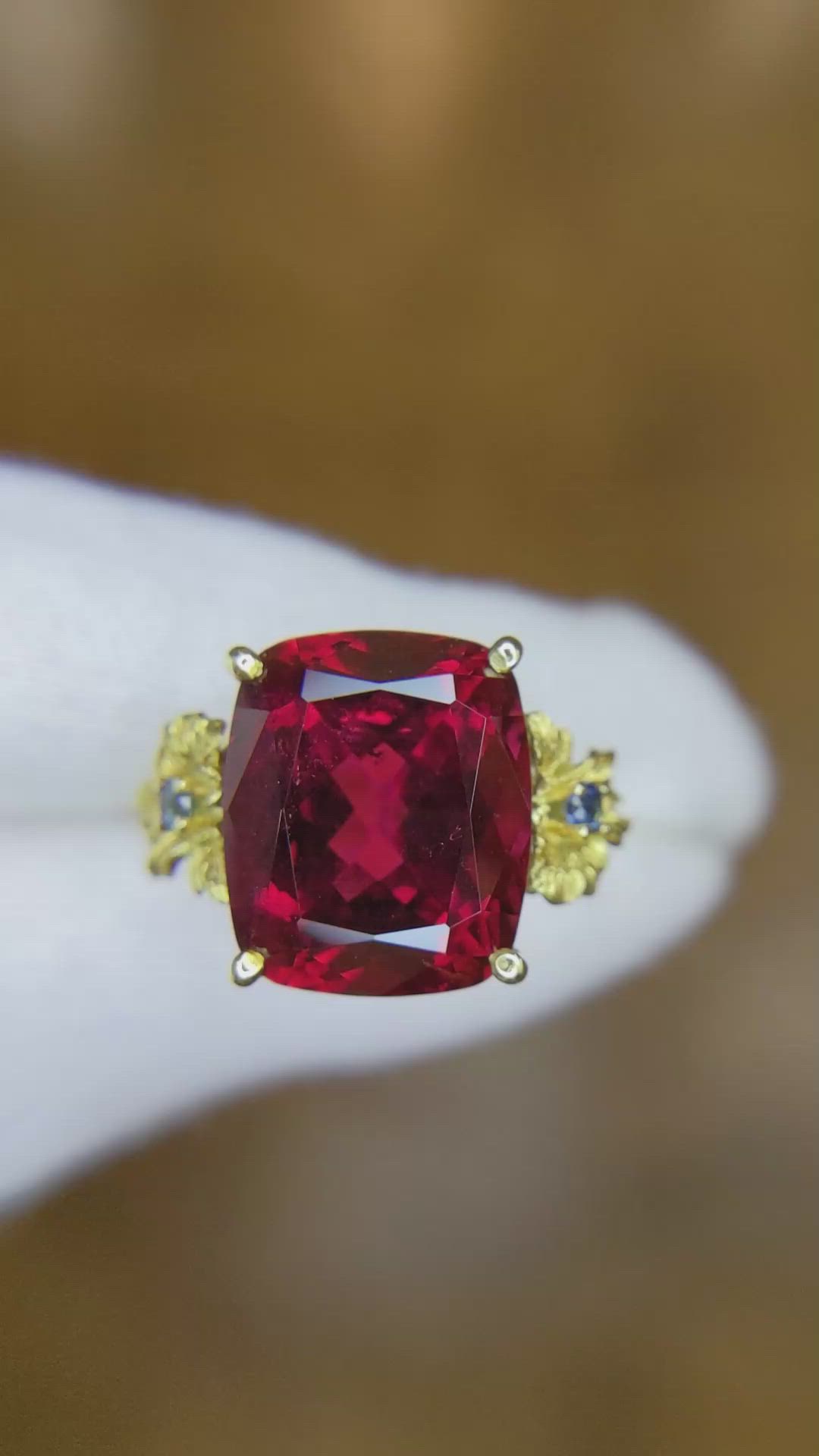 8.90 Ct. Red Rubellite Tourmaline and Blue Sapphire Antique Style Ring, 18K Yellow Gold Size Video