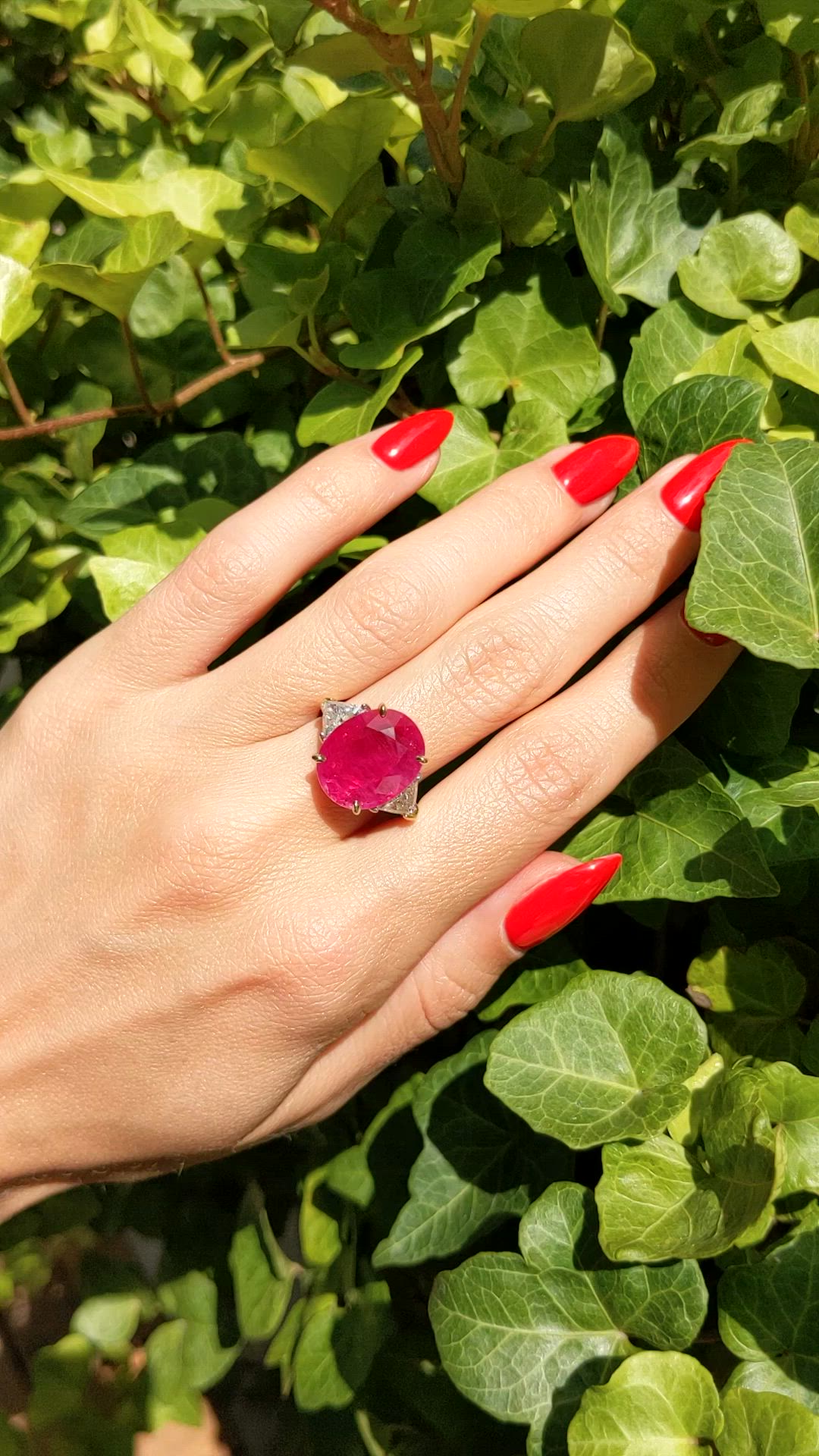 8.79 Ct. Ruby Natural Diamond Side Stones Ring, 18K Yellow Gold Size Video