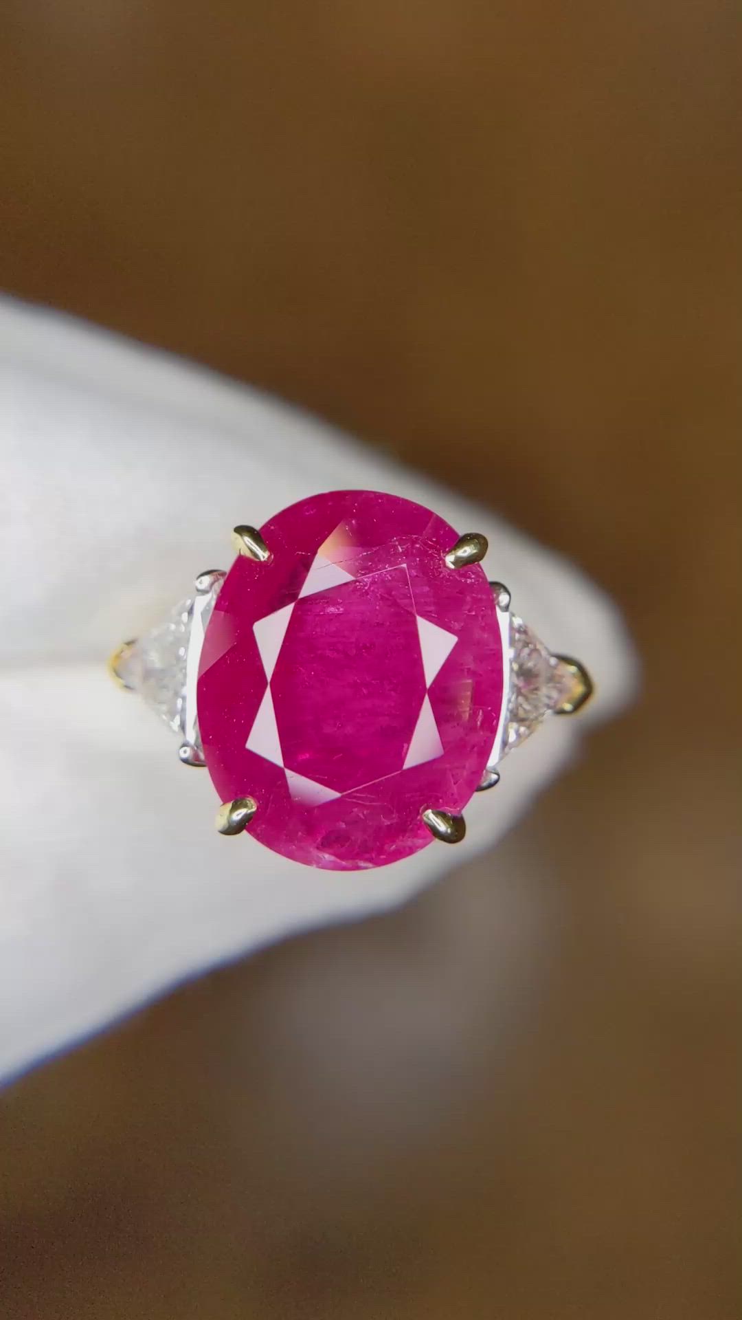 8.79 Ct. Ruby Natural Diamond Side Stones Ring, 18K Yellow Gold Size Video