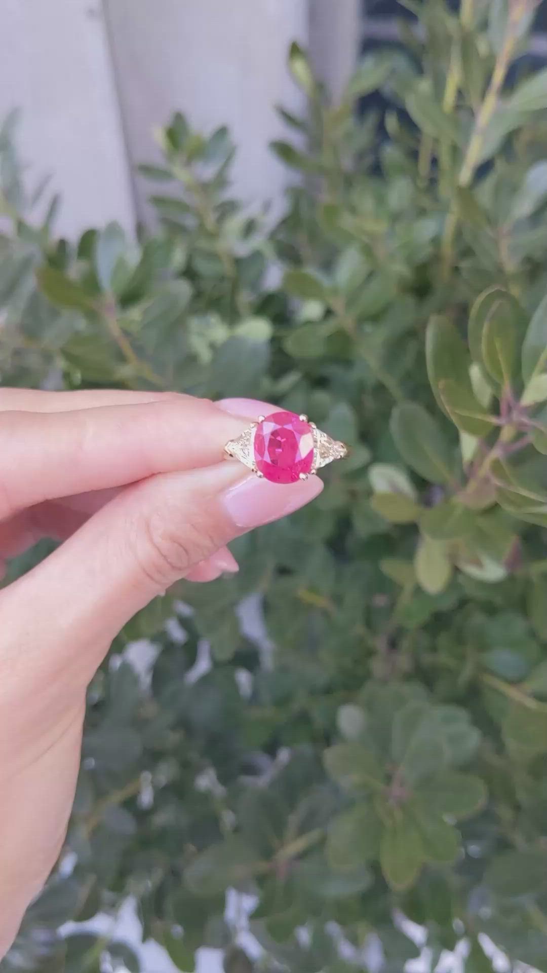 4.14 Ct. Pinkish Red Ruby and Natural Diamond Three Stone Ring, 18K Yellow Gold Size Video