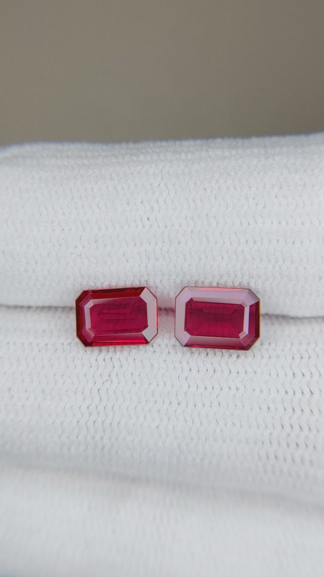 1.87&nbsp;Ct.Tw.Total Carat Weight Pinkish Red Ruby Pair from Mozambique Size Video