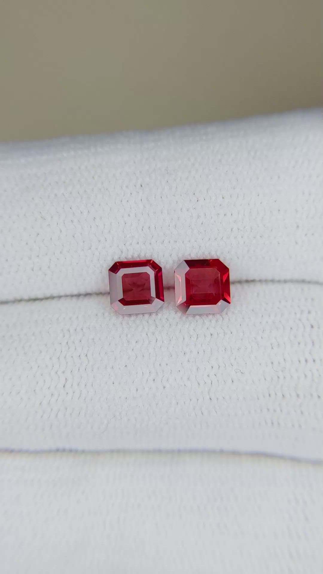 1.07&nbsp;Ct.Tw.Total Carat Weight Ruby Pair from Mozambique Size Video