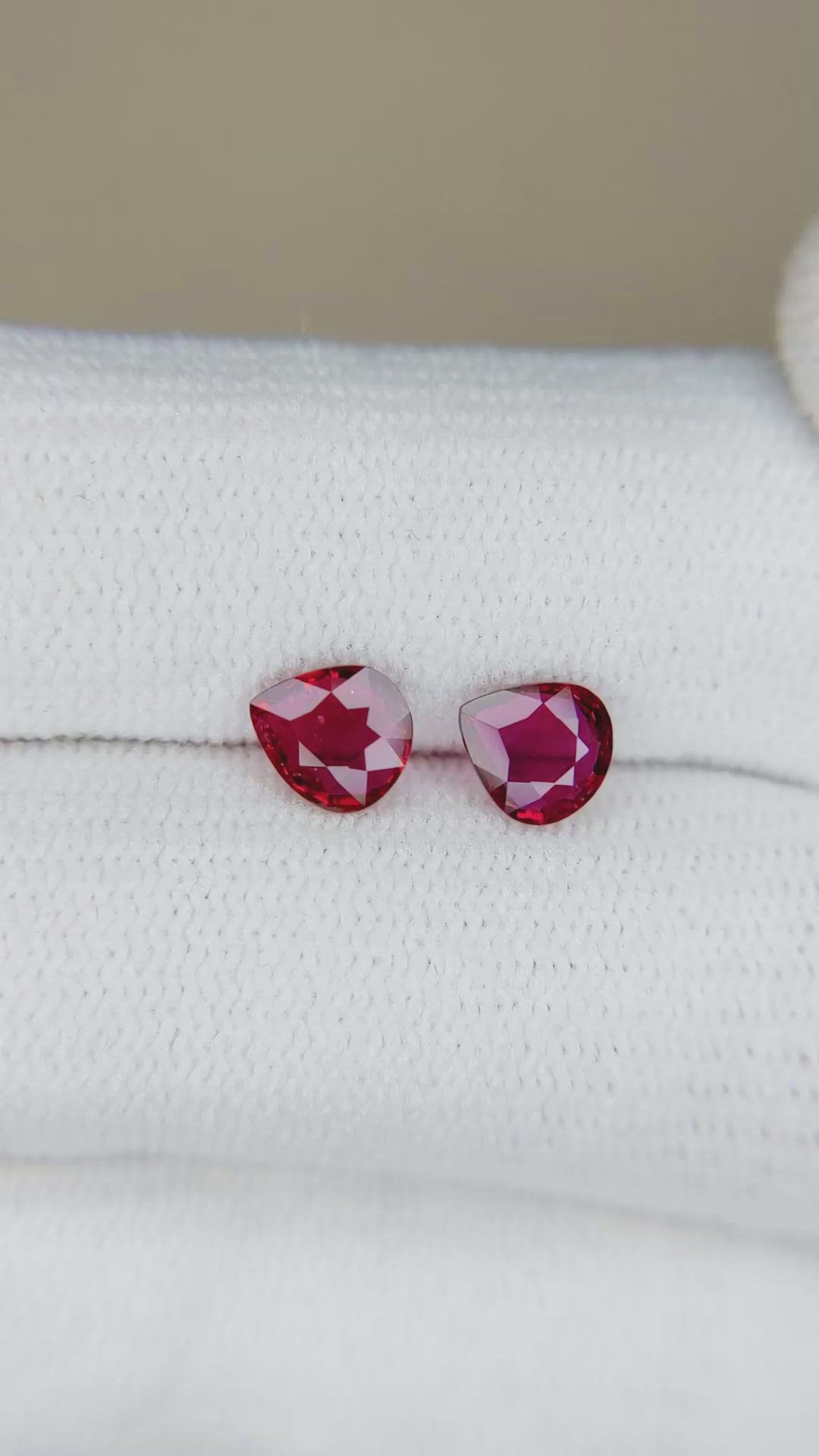 1.12&nbsp;Ct.Tw.Total Carat Weight Ruby Pair from Mozambique Size Video