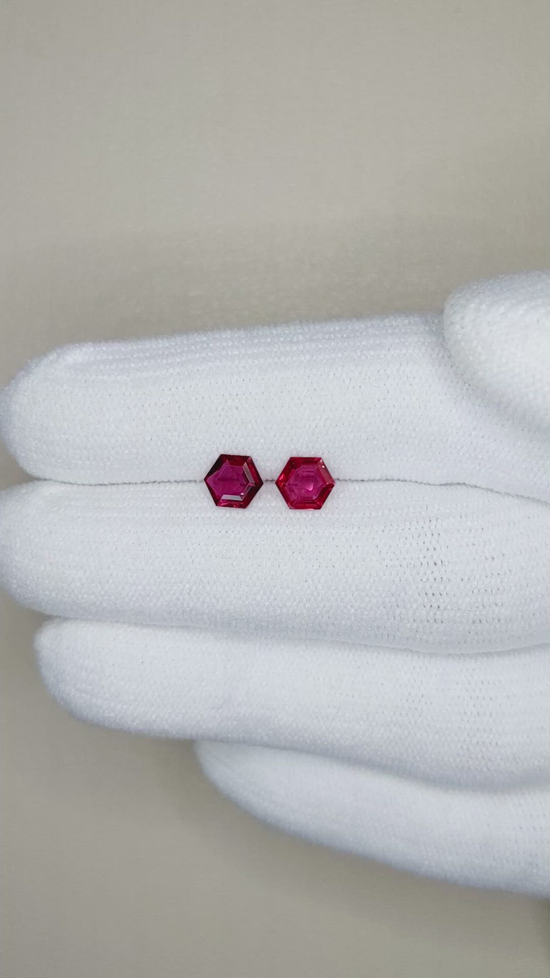 1.13&nbsp;Ct.Tw.Total Carat Weight Ruby Pair from Mozambique Size Video