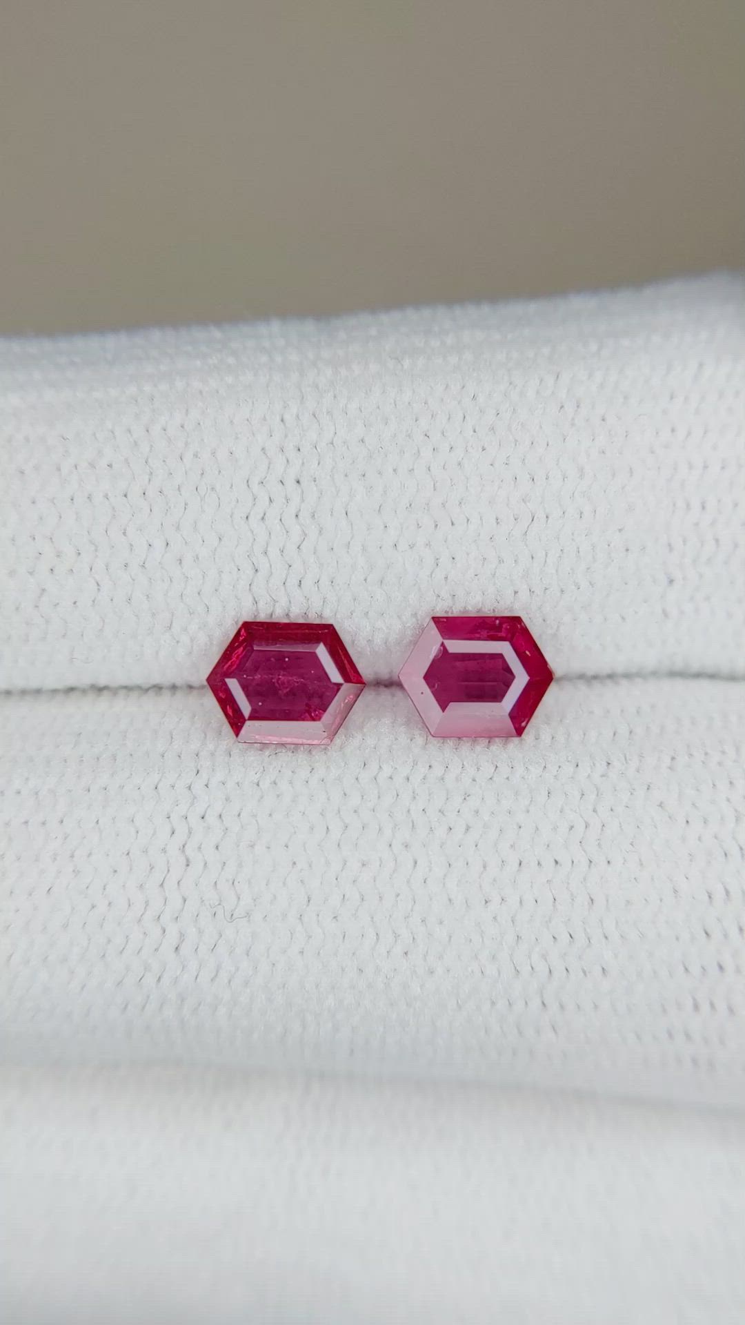 1.16&nbsp;Ct.Tw.Total Carat Weight Ruby Pair from Mozambique Size Video