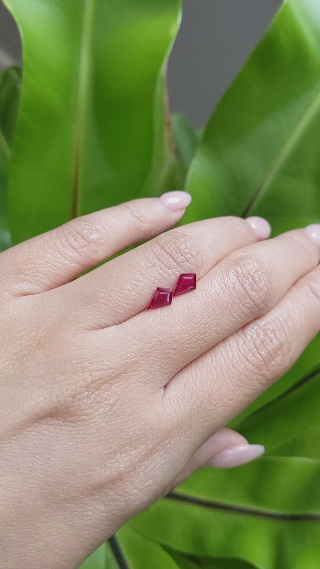 1.11&nbsp;Ct.Tw.Total Carat Weight Ruby Pair from Mozambique Size Video