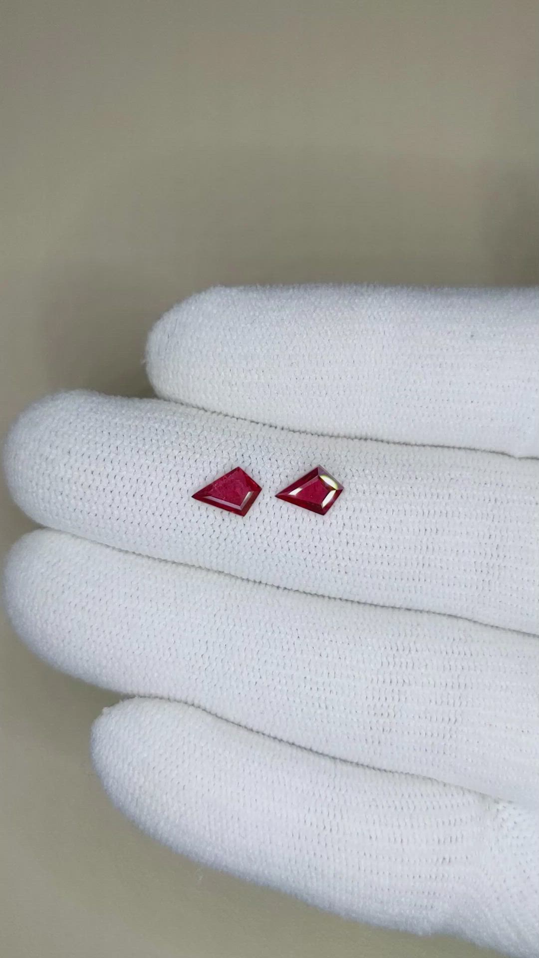 0.92&nbsp;Ct.Tw.Total Carat Weight Ruby Pair from Mozambique Size Video