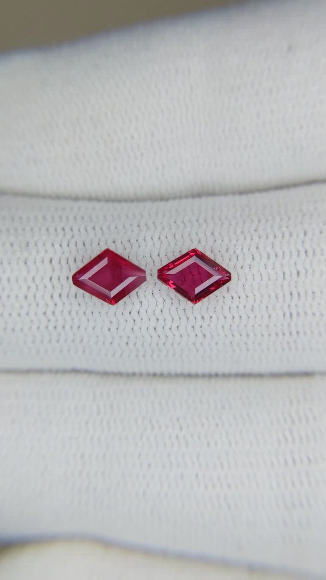 0.91&nbsp;Ct.Tw.Total Carat Weight Ruby Pair from Mozambique Size Video