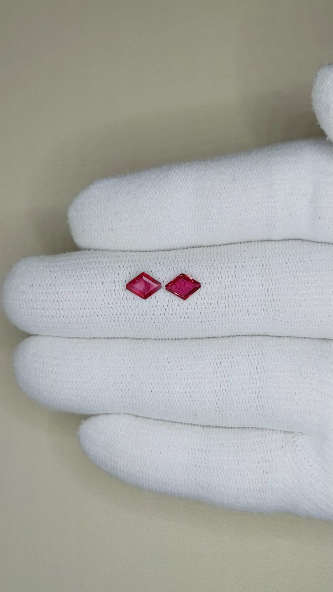 0.91&nbsp;Ct.Tw.Total Carat Weight Ruby Pair from Mozambique Size Video