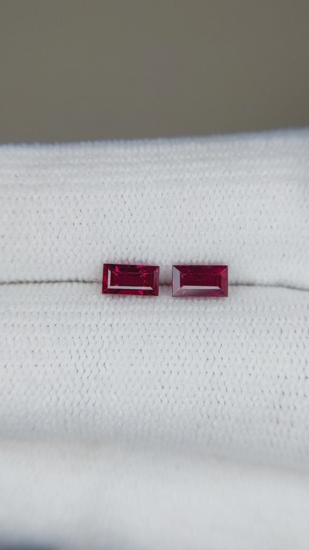 1.02&nbsp;Ct.Tw.Total Carat Weight Ruby Pair from Mozambique Size Video