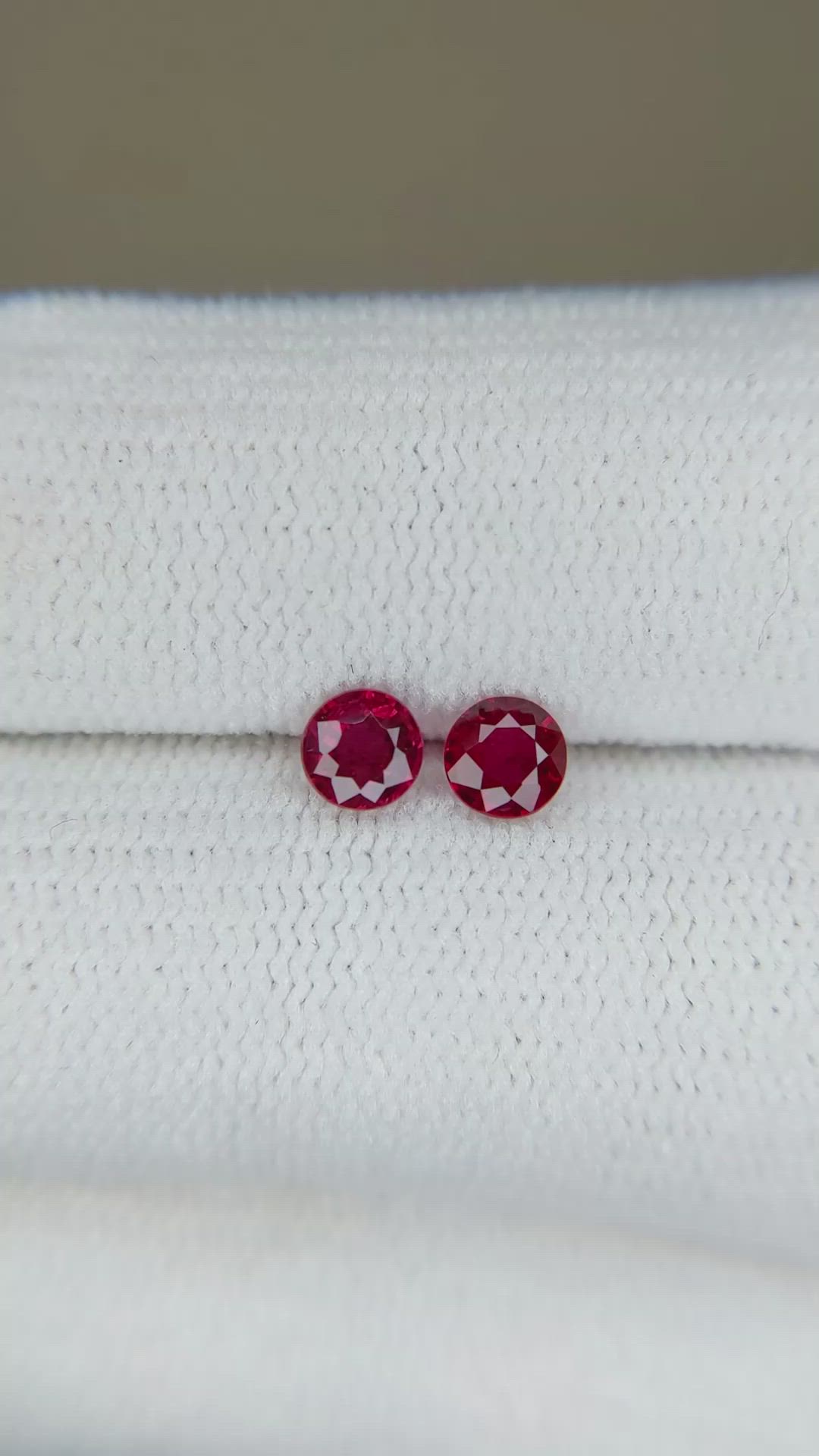 0.57 Ct.Tw.Total Carat Weight Ruby Pair from Thailand Size Video