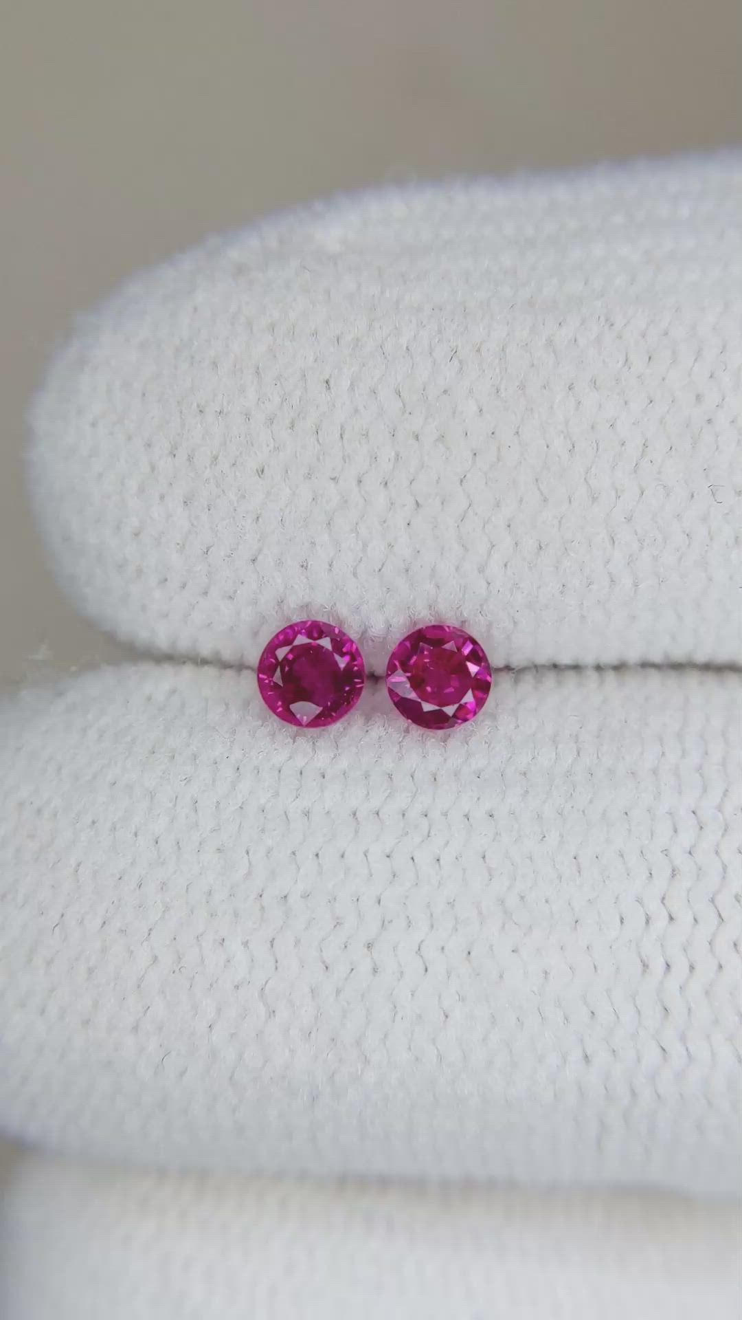 0.34&nbsp;Ct.Tw.Total Carat Weight Ruby Pair from Mozambique Size Video