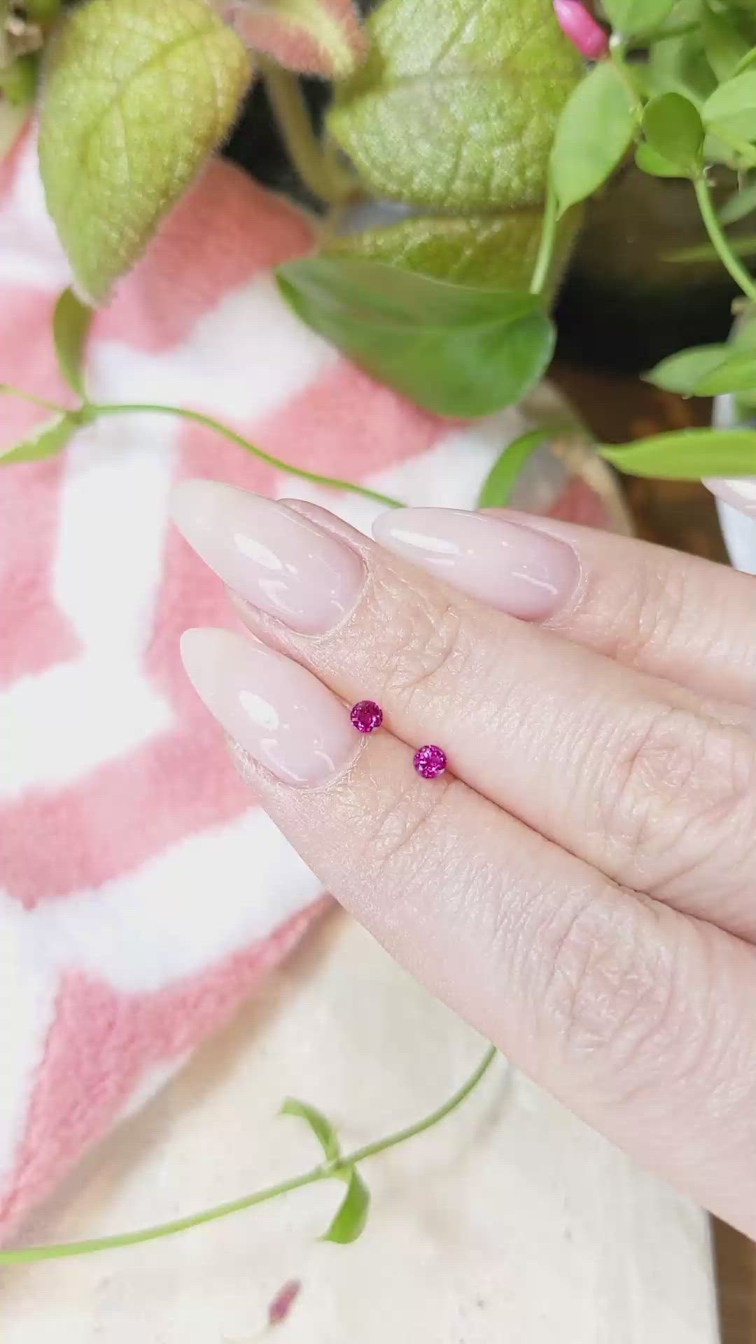 0.34&nbsp;Ct.Tw.Total Carat Weight Ruby Pair from Mozambique Size Video